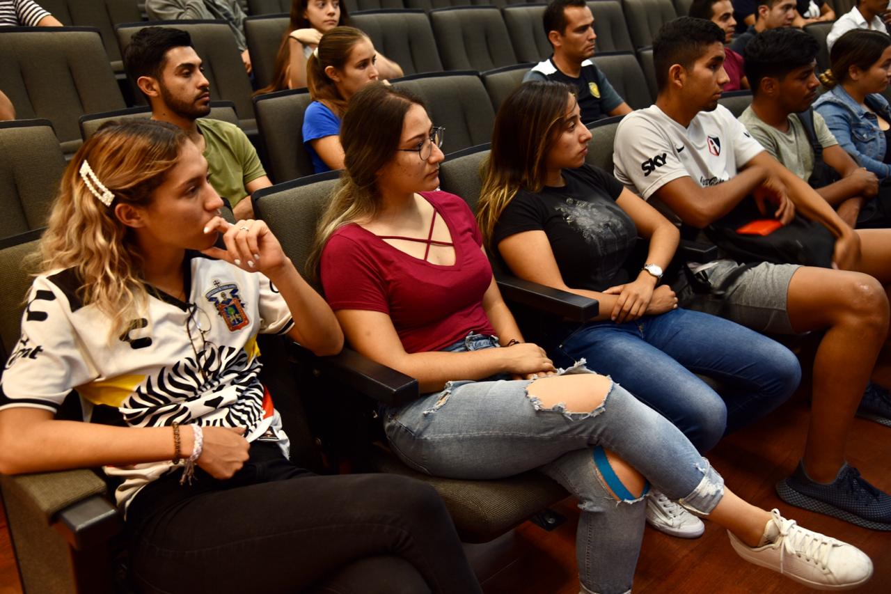 Deportistas y entrenadores del CUCS