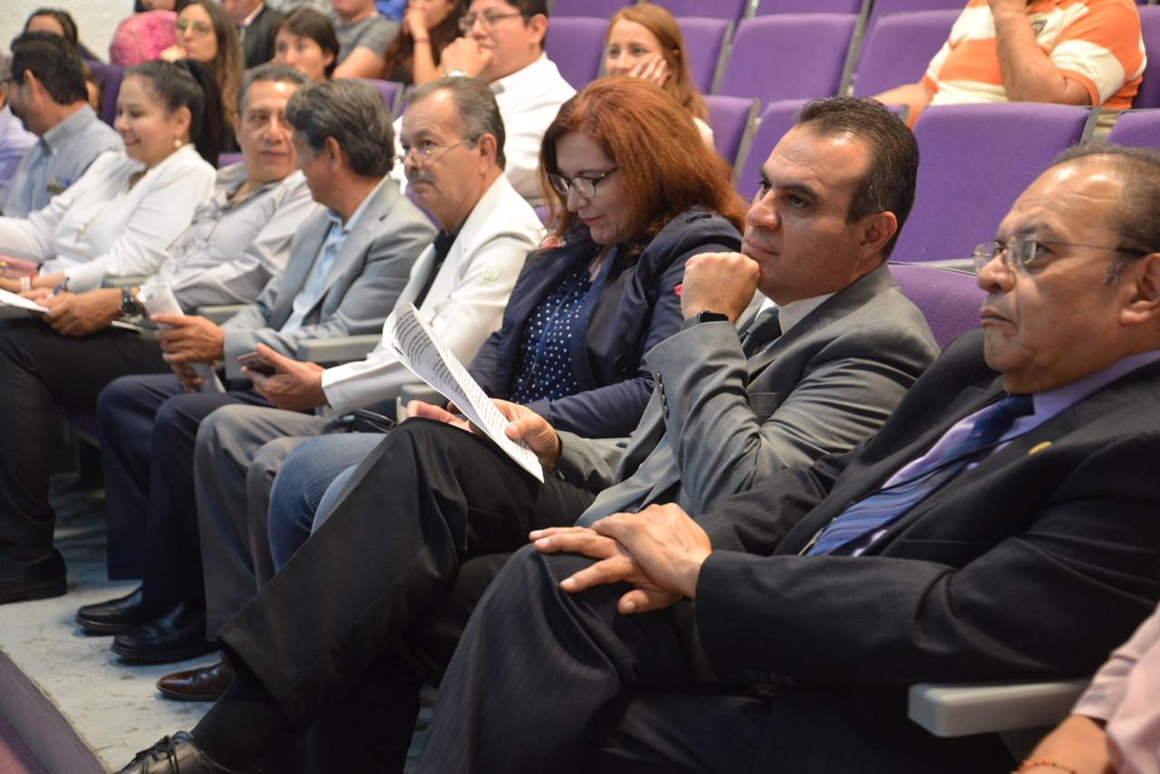Directivos y académicos del CUCS y de la SSJ asistentes a la conferencia