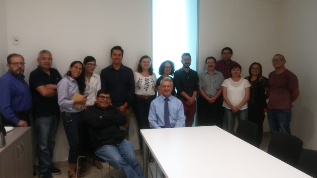 Grupo investigadores en visita al ITrans