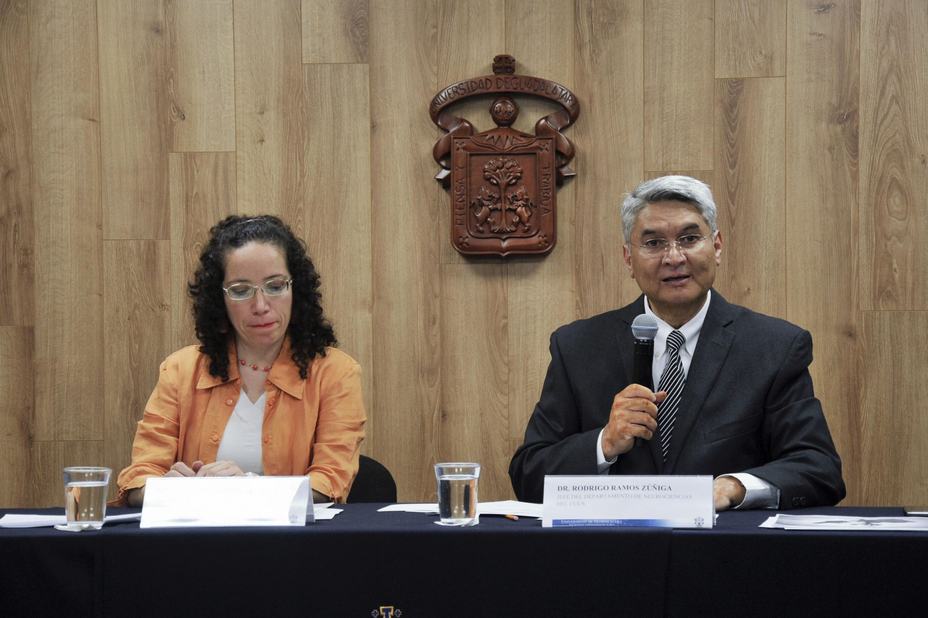 Ponentes en rueda de prensa