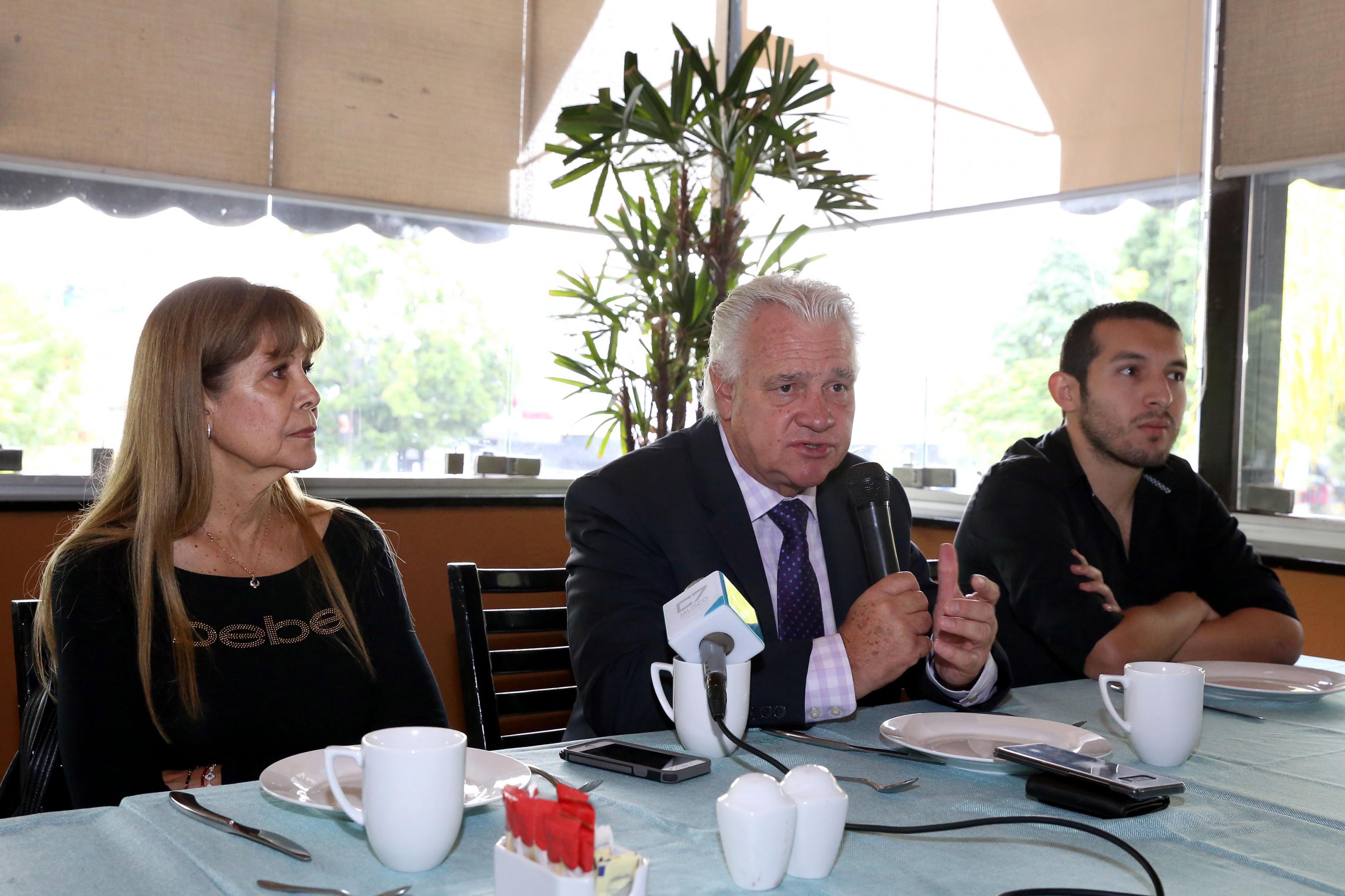 Miembros del presídium en la Rueda de Prensa