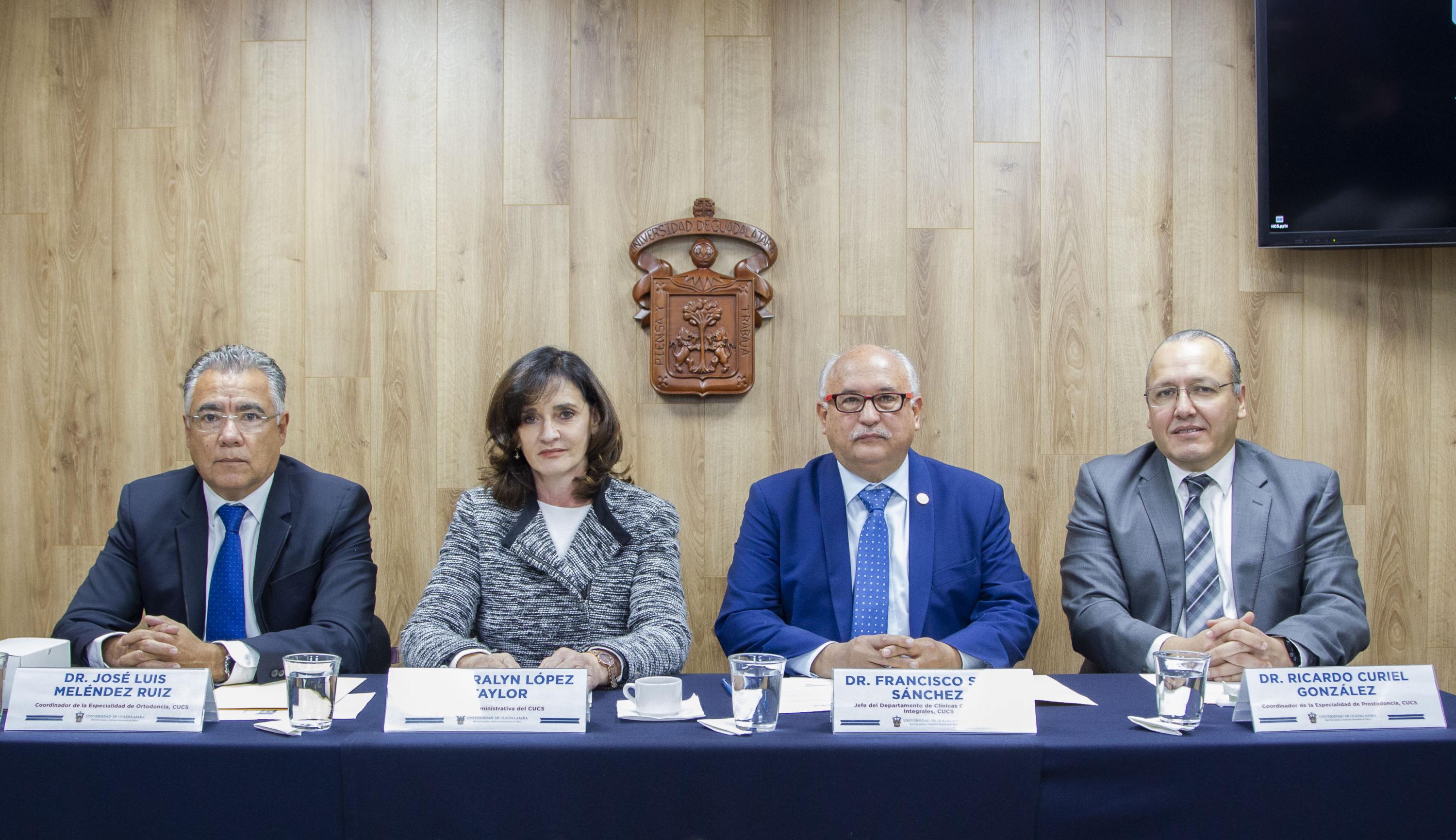Miembros de Presídium Rueda de Prensa