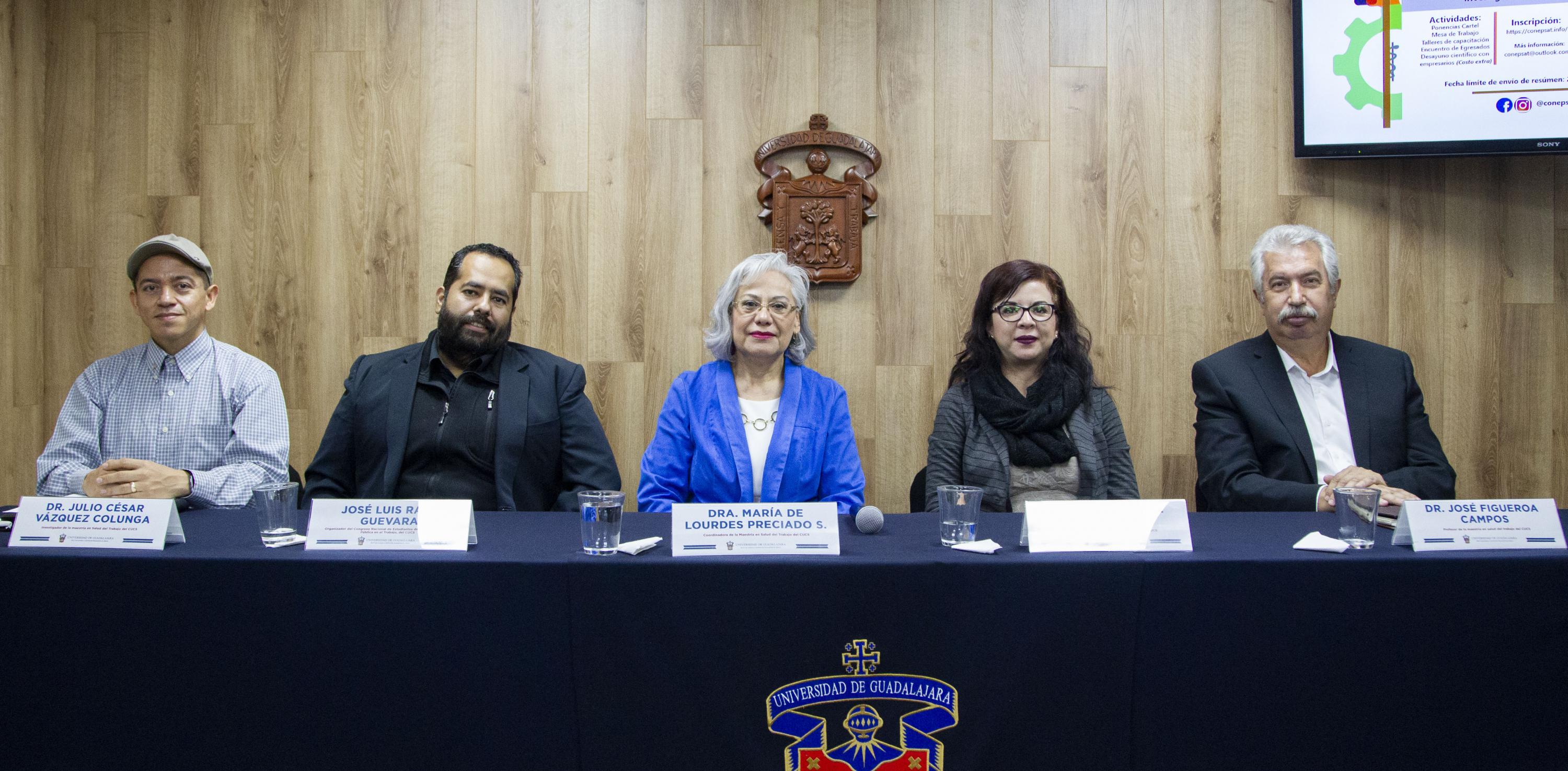 Integrantes del presídium en la rueda de prensa