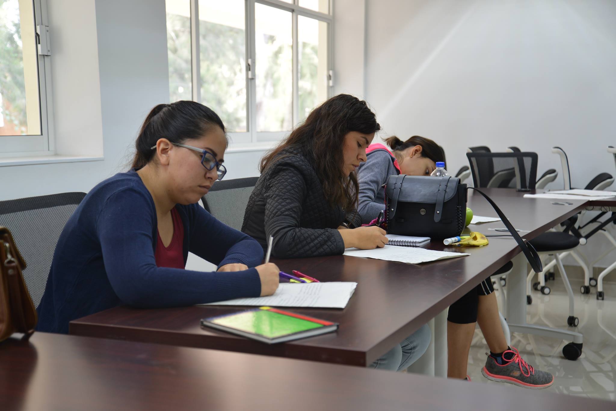 Alumnos tomando el Taller de Orientación Profesional