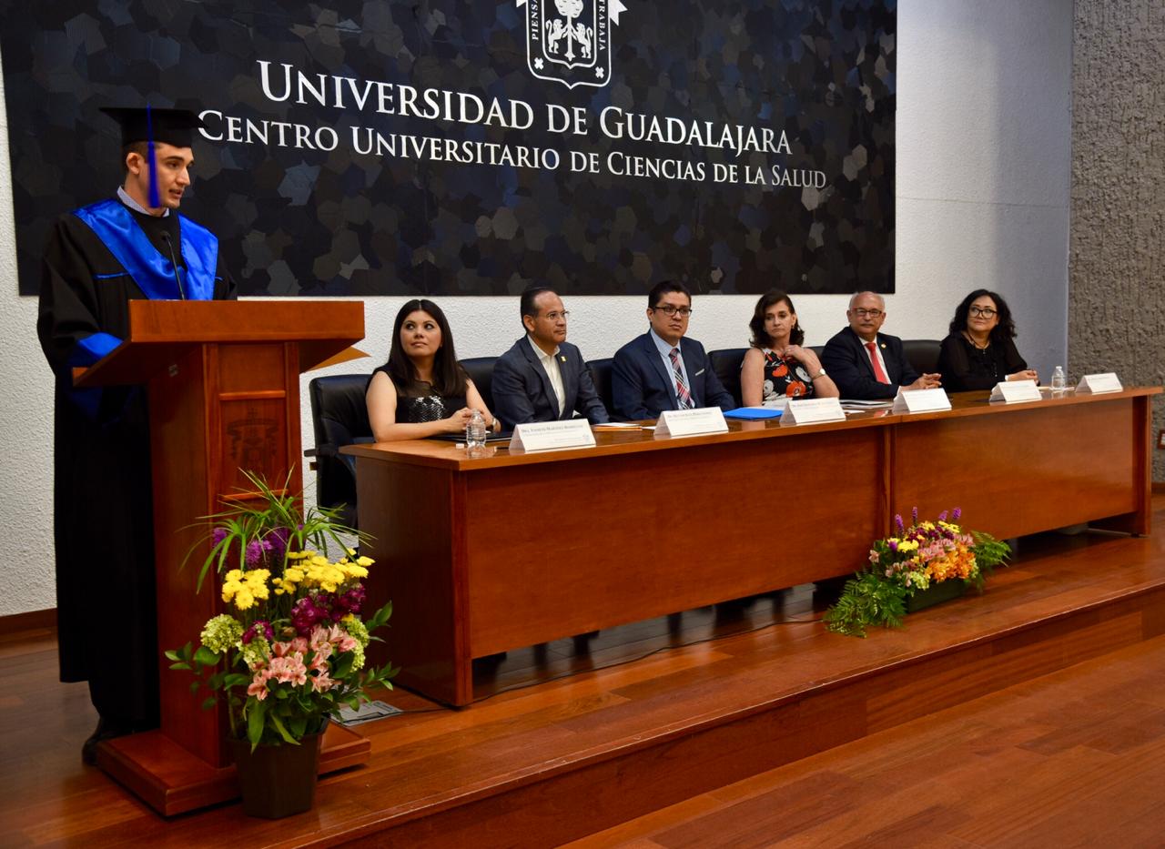 Representante de la Generación en el pódium