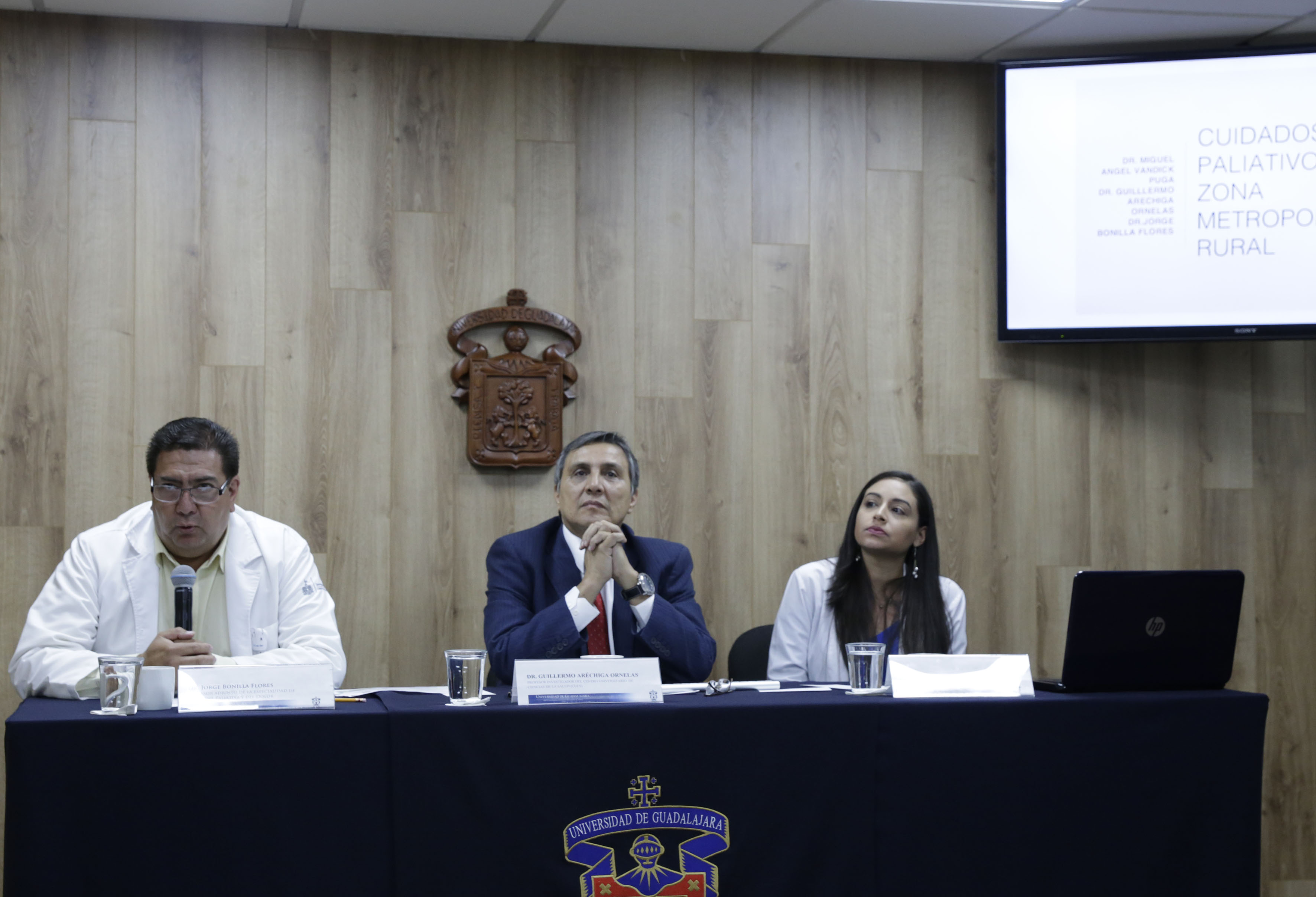 Integrantes del presídium rueda de prensa anuncio Curso Cuidados Paliativos