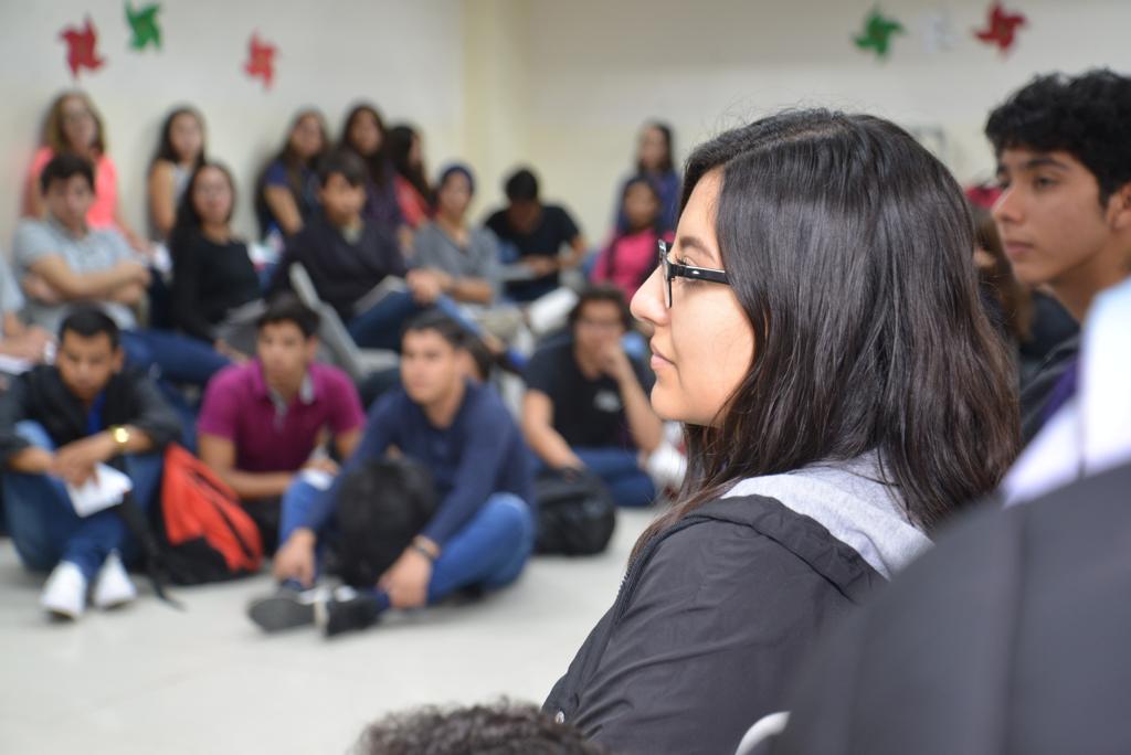 Alumnos asistentes al Conversatorio