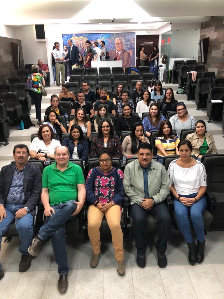 Foto grupal de las dos generaciones de alumnos del Doctorado