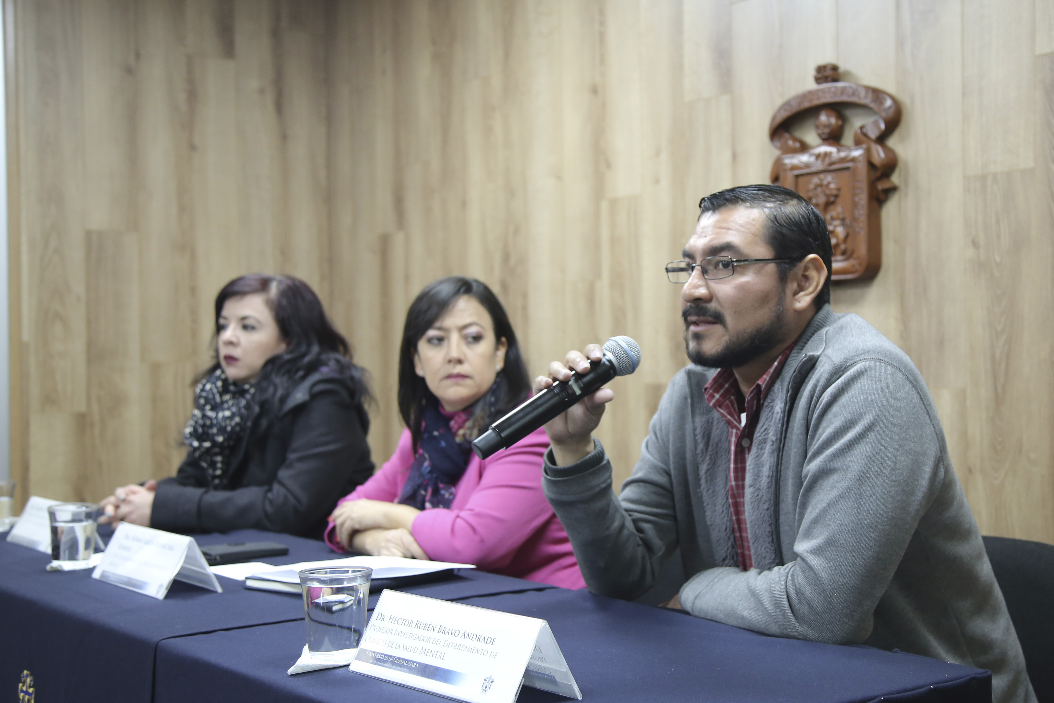 Miembros del presídium durante la rueda de prensa
