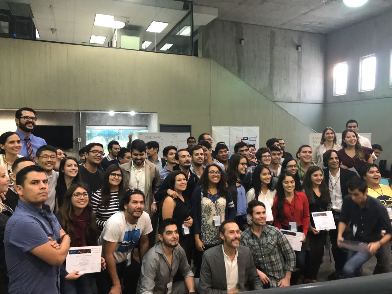 Segunda toma de estudiantes de la UdeG durante la premiación en CUCEA