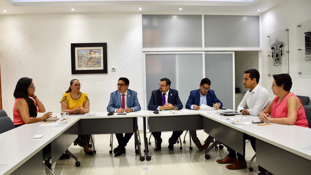 Reunión presidida por el rector del CUCS