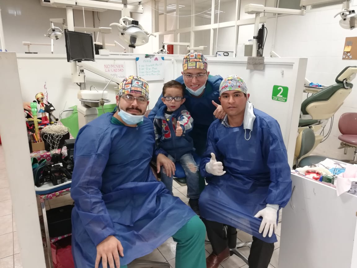 Equipo de odontopediatras del CUCS