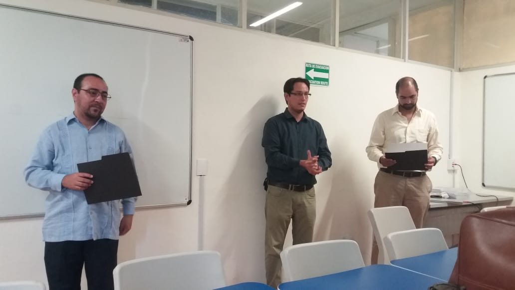 Grupo de profesores invitados, al centro el anfitrión Mtro. Aarón González