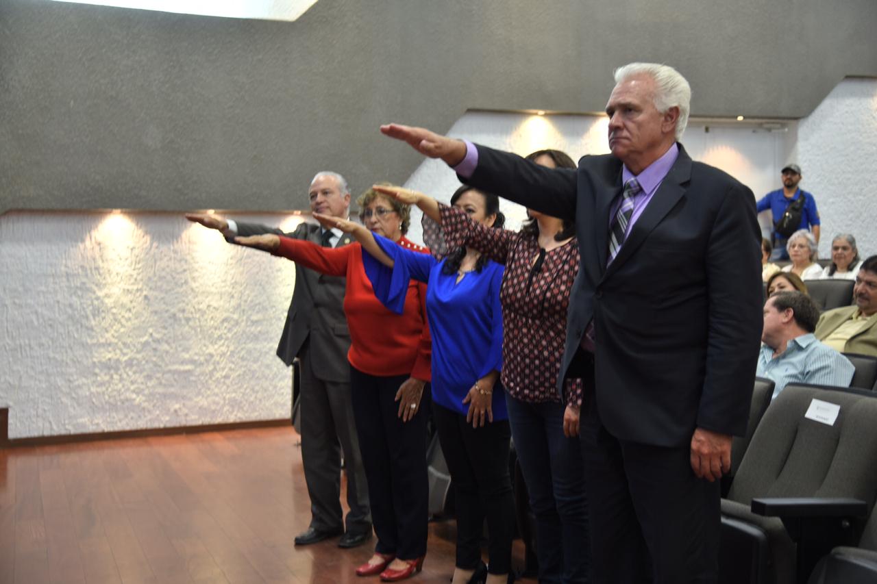 Jefes de Departamento Tercera División rindiendo protesta