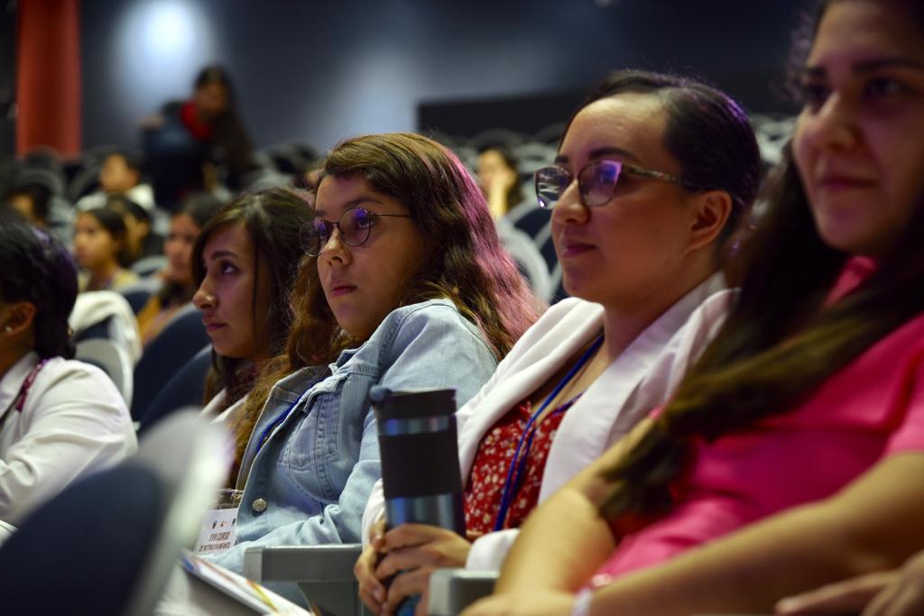 Asistentes al curso, toma cerrada