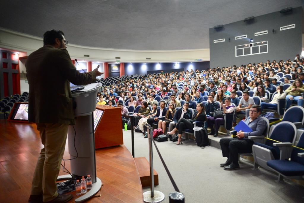 Una gran cantidad de asistentes interesados en el tema