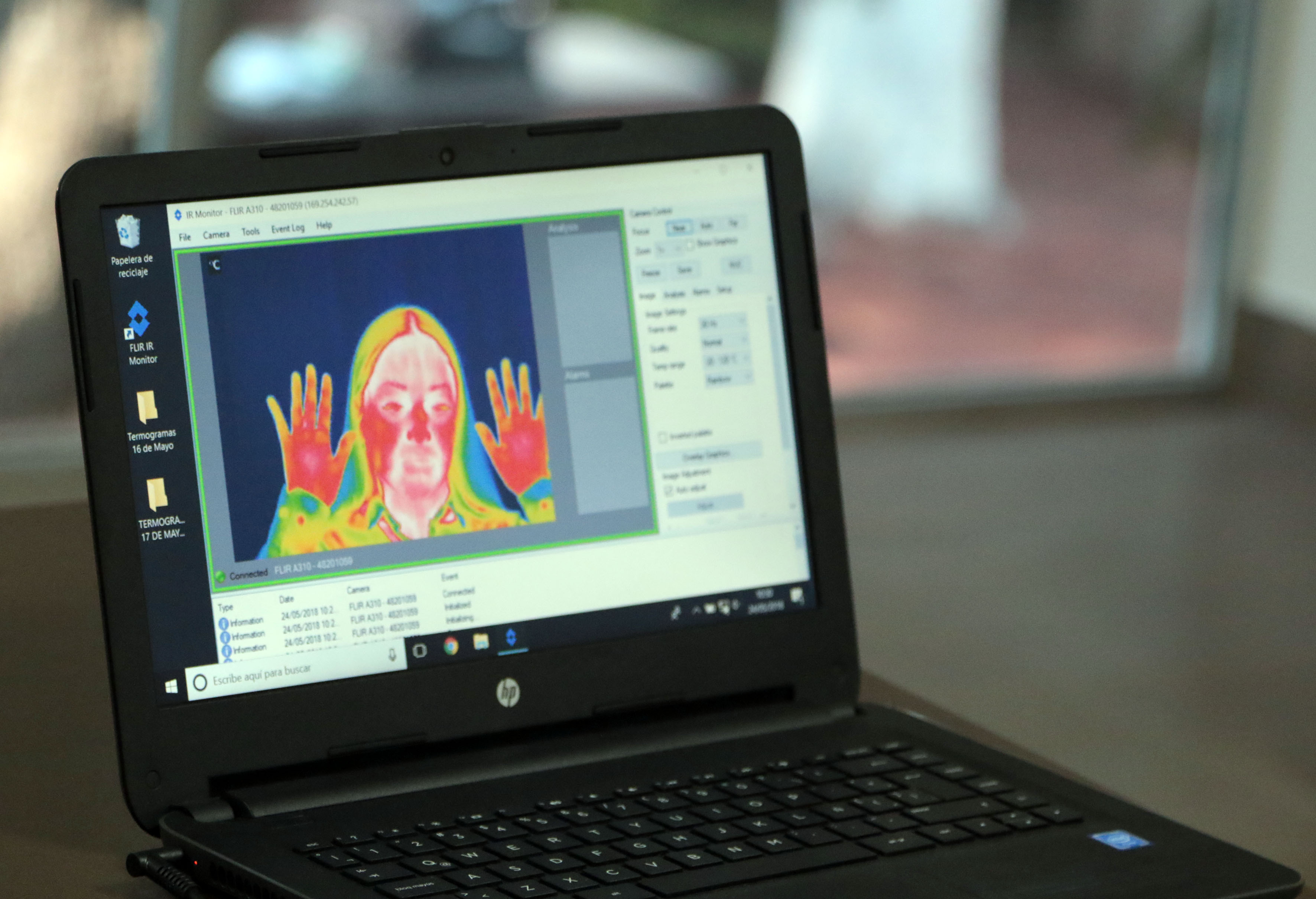 Imagen en lap top que arroja el dispositivo para detección de emociones