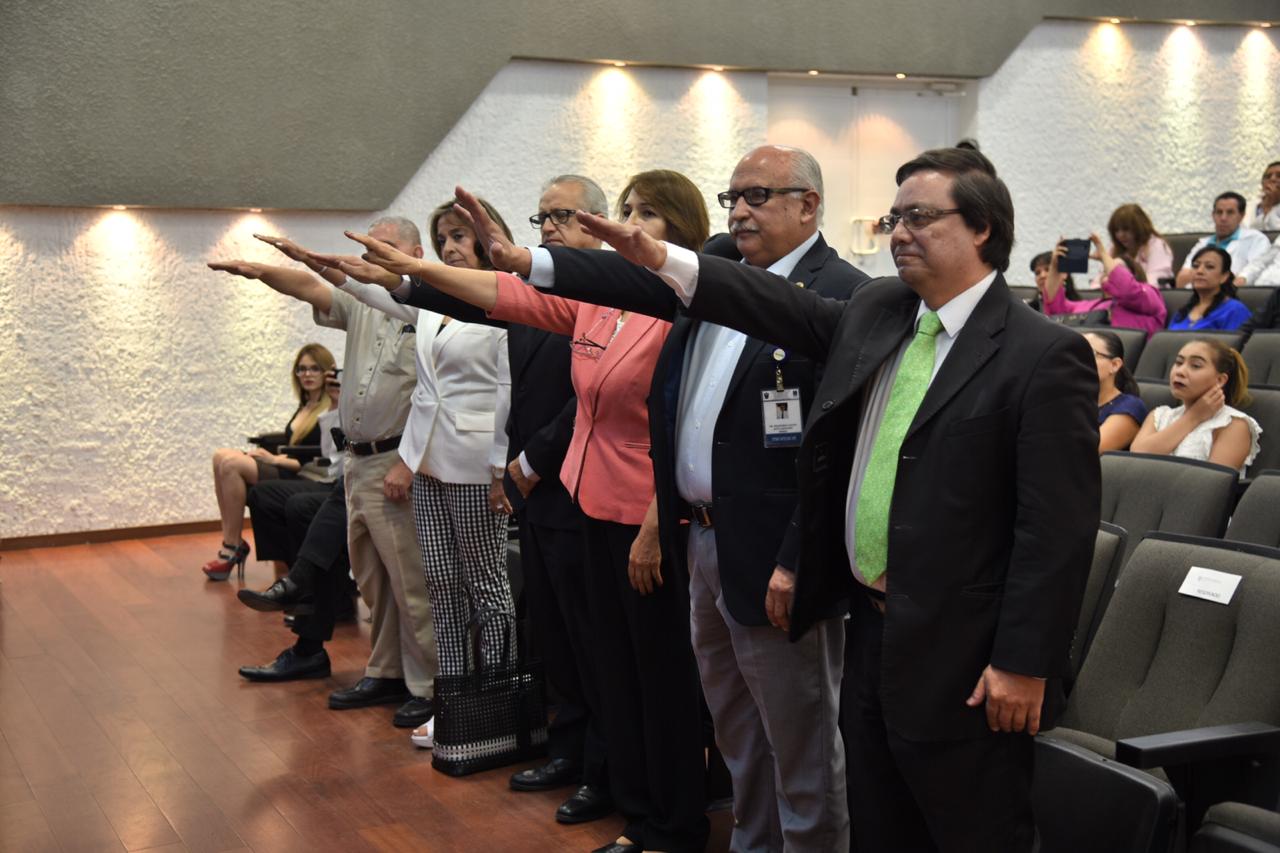 Jefes de Departamento Segunda División rindiendo protesta