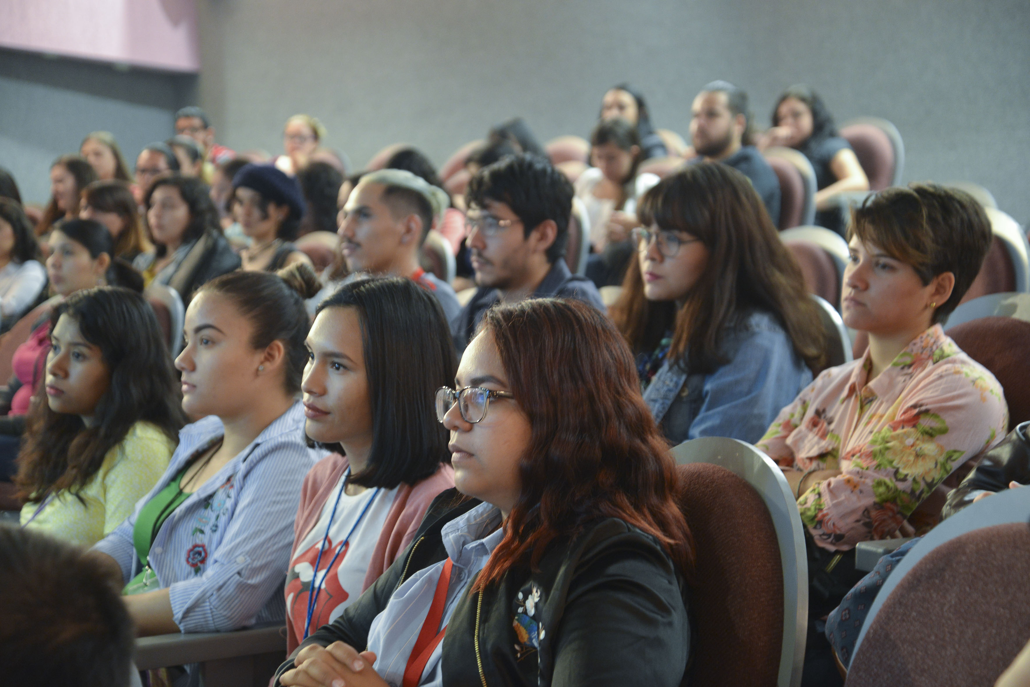 Alumnos asistentes a la conferencia