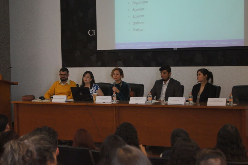 Miembros del presídium. Toma alejada