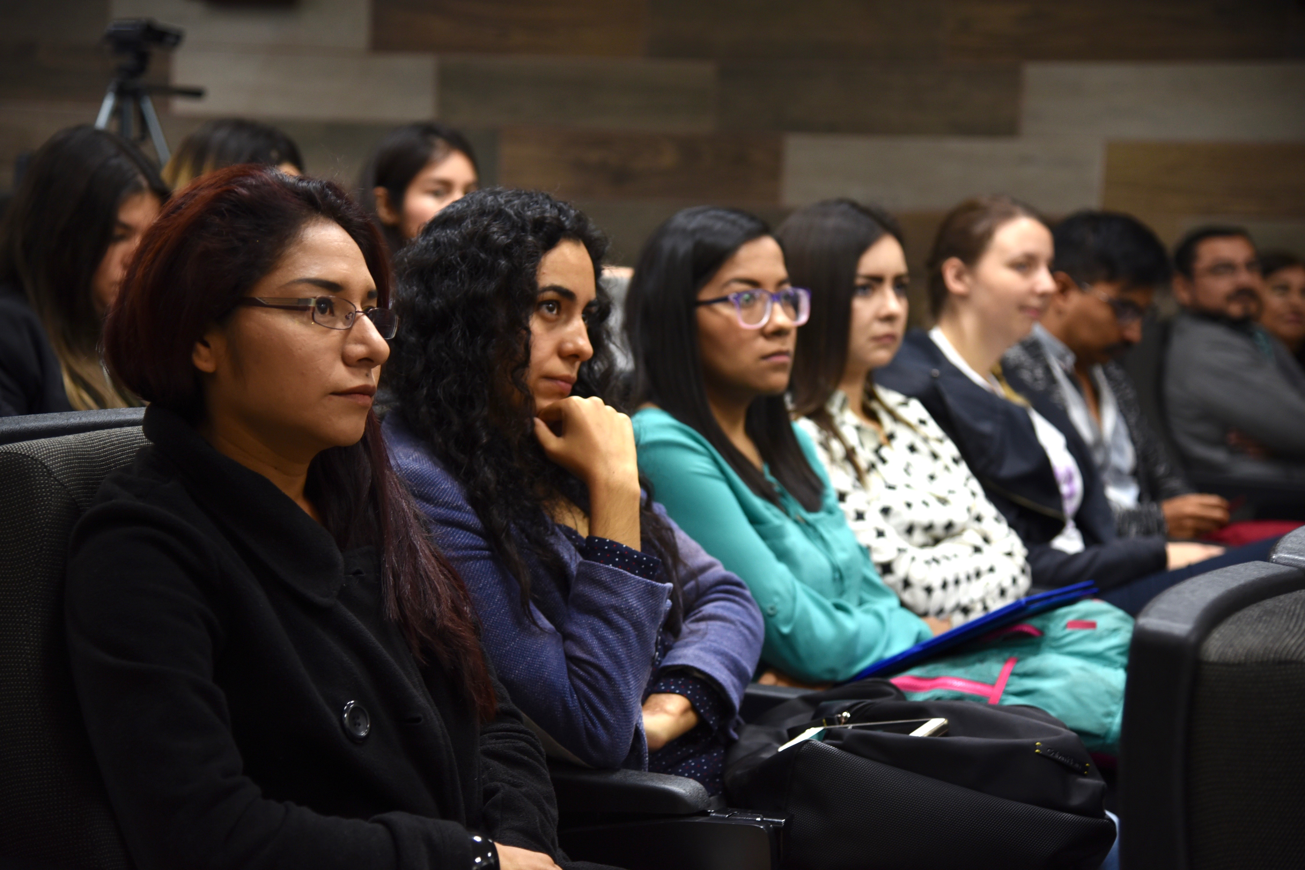 Alumnos asistentes al Coloquio