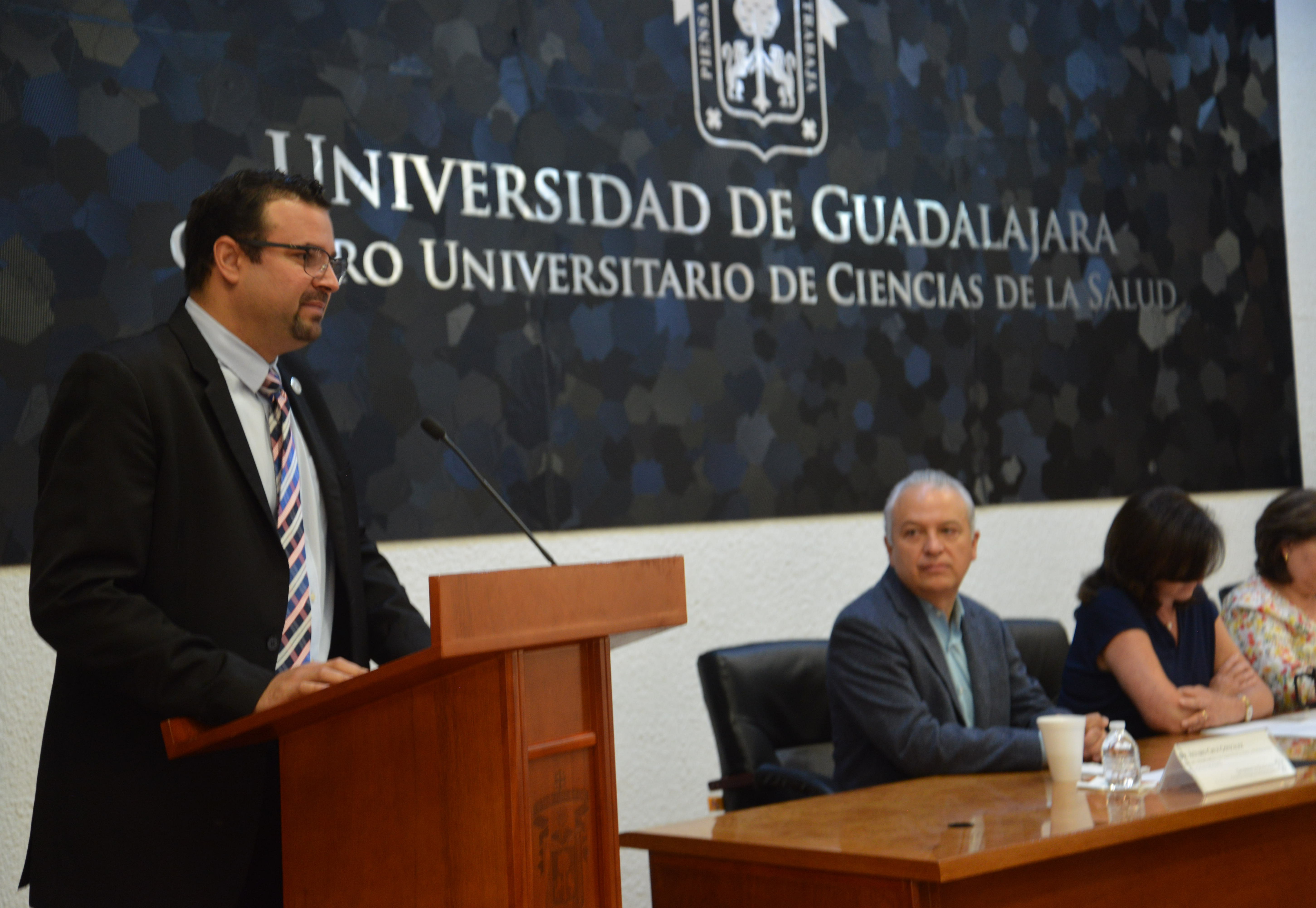 Coordinador de la carreta TSU en Prótesis Dental