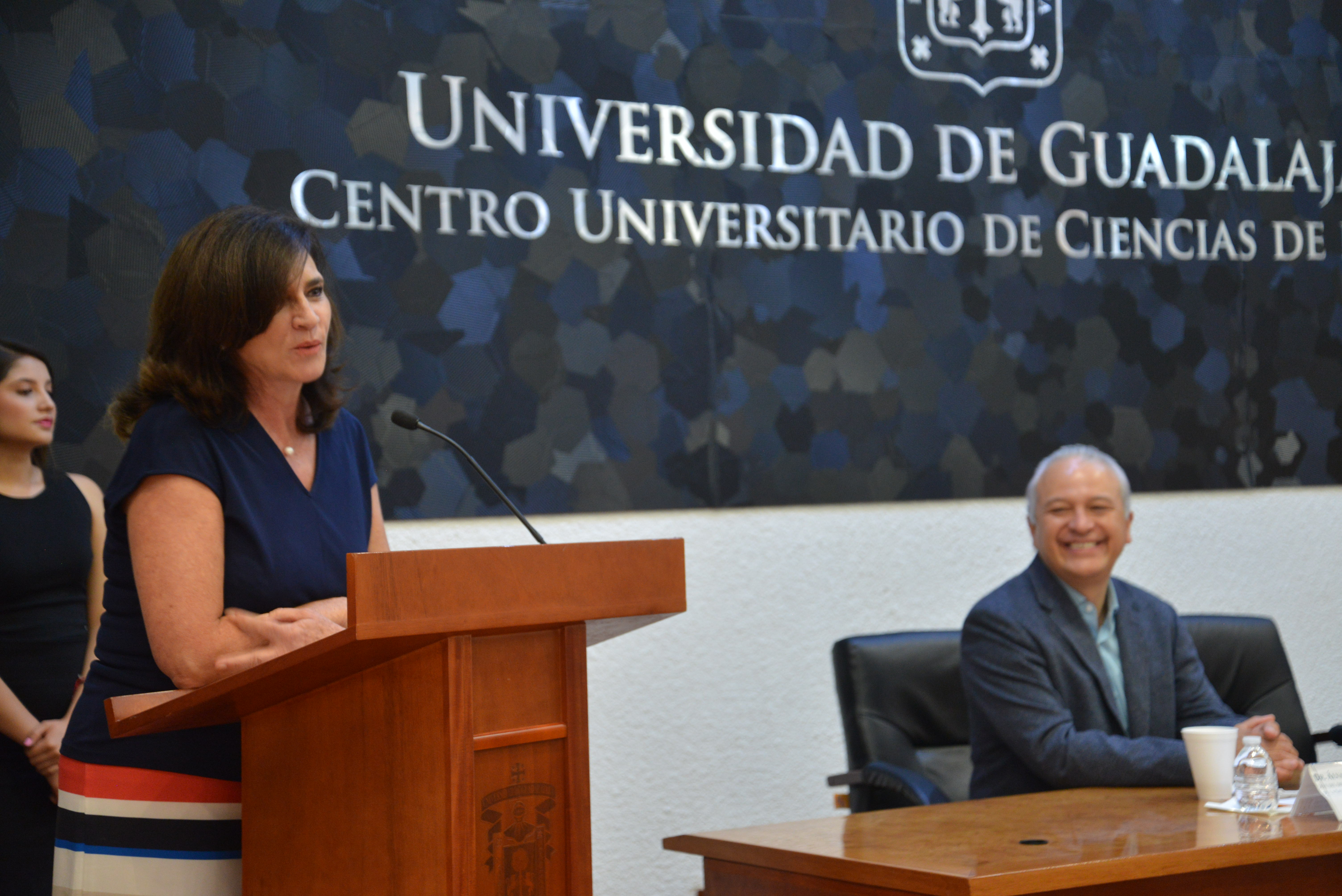 Secretaria Administrativa CUCS inaugurando Jornada