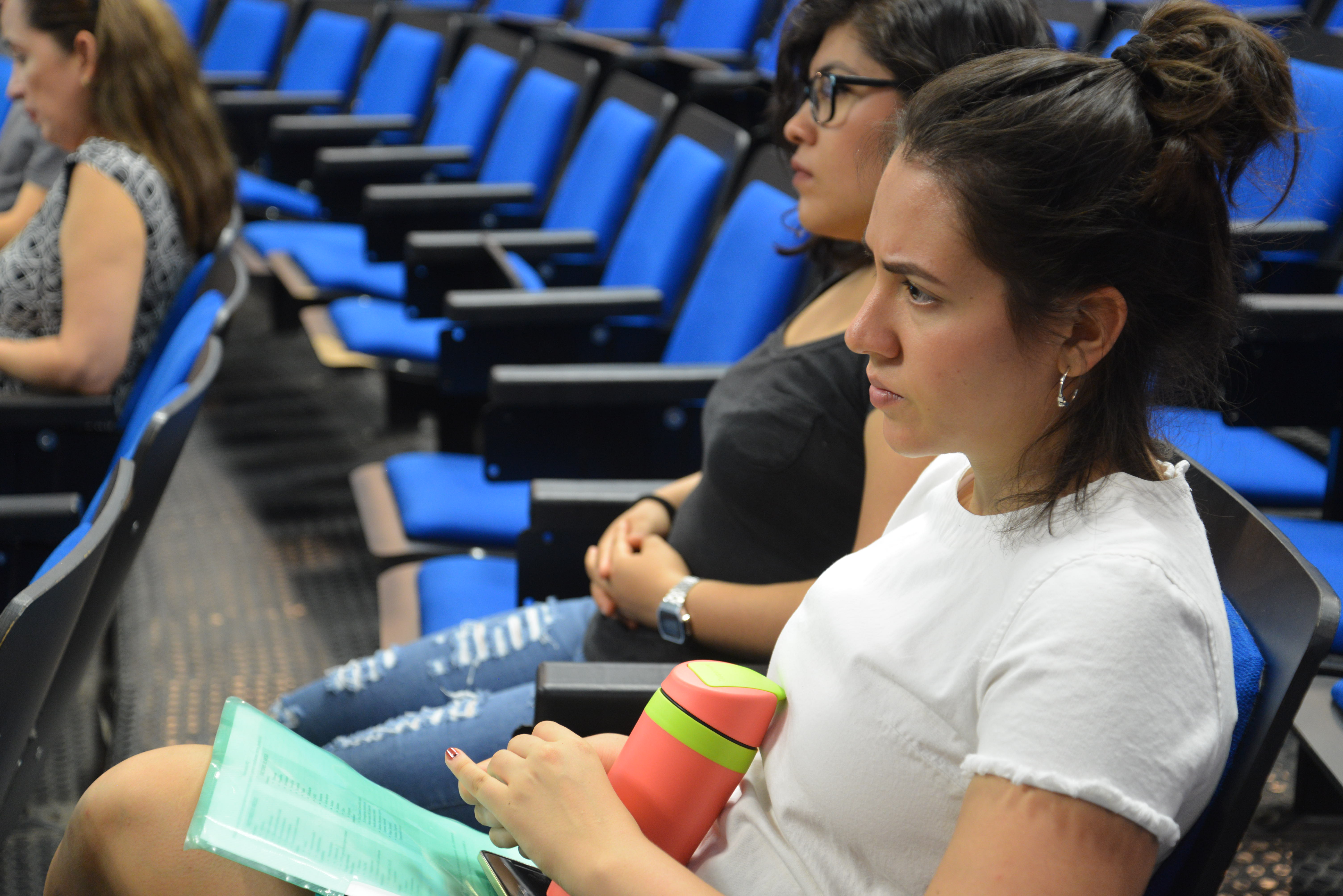 Asistentes al conversatorio