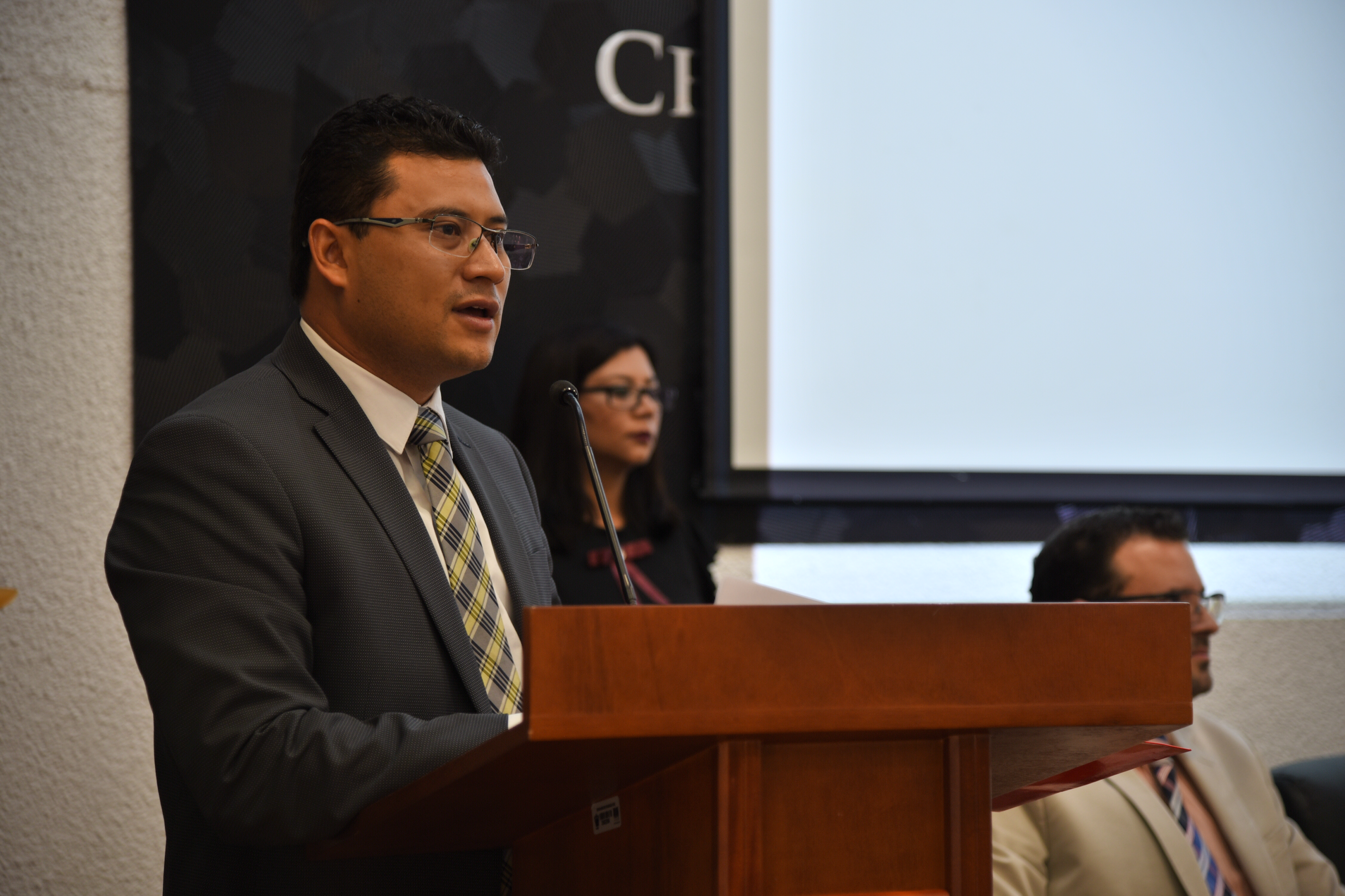 Dr. Omar Karim Hernández, dando palabras de bienvenida