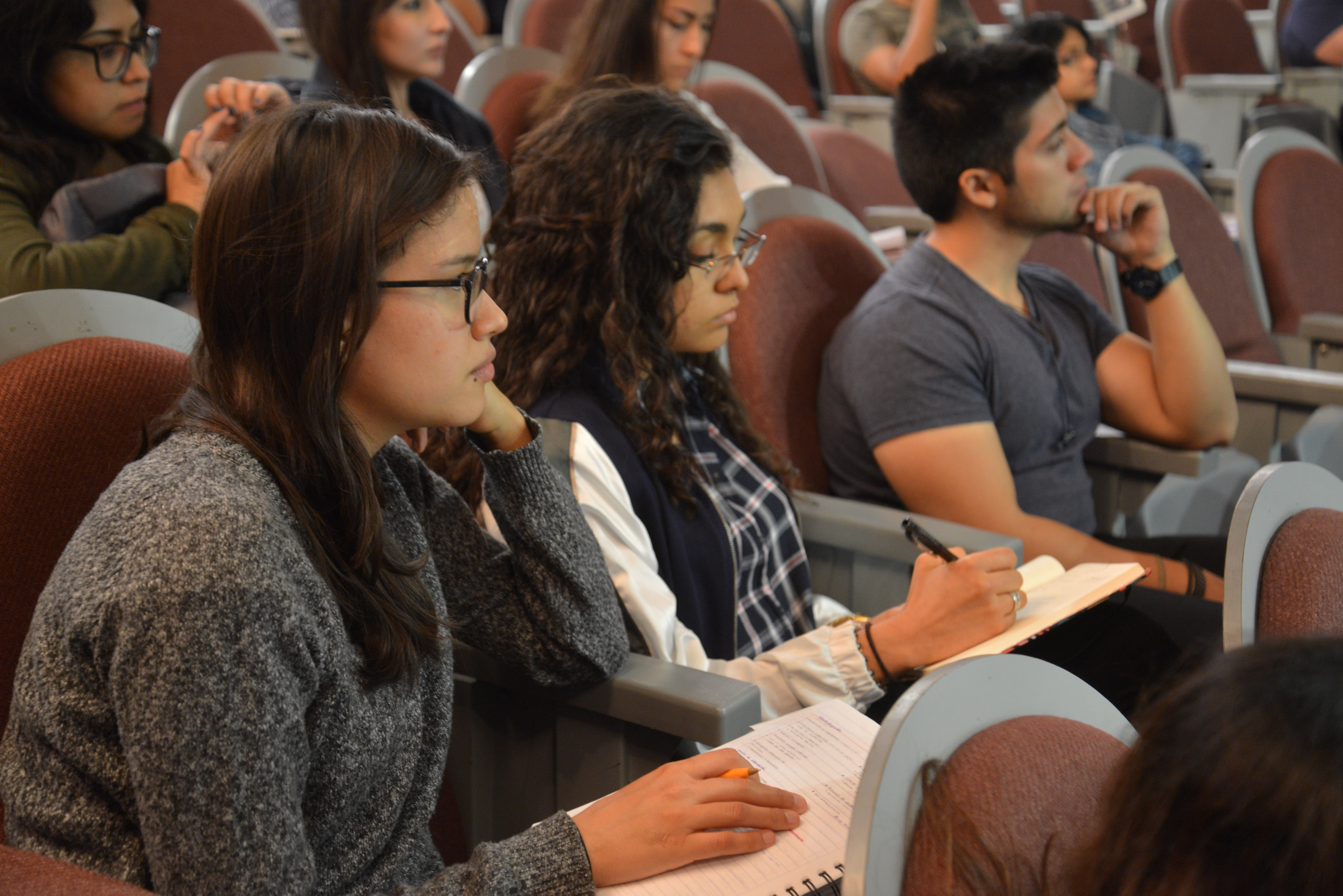 Estudiantes asistentes al Seminario