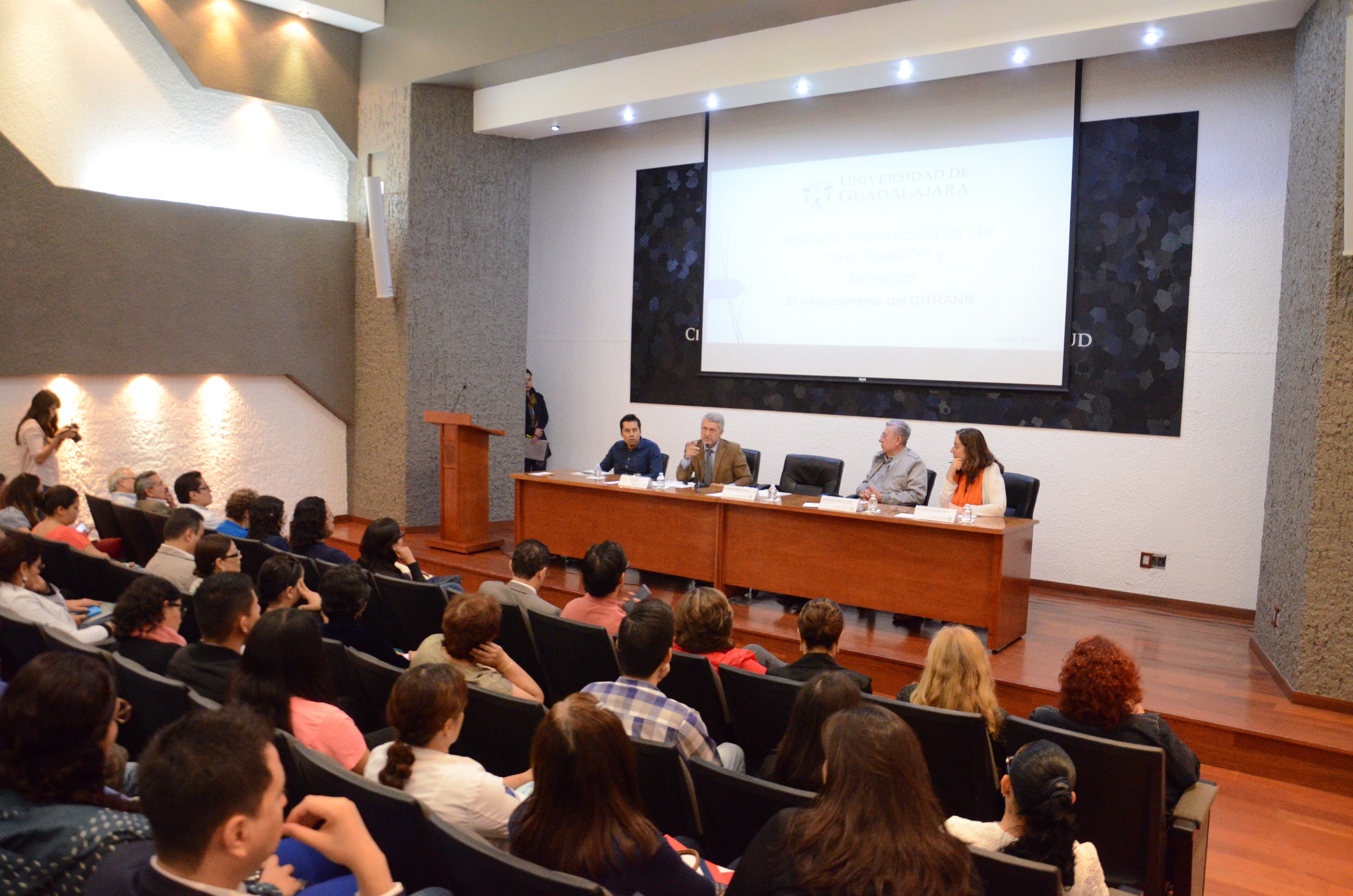 Vista panorámica. Al fondo el presídium