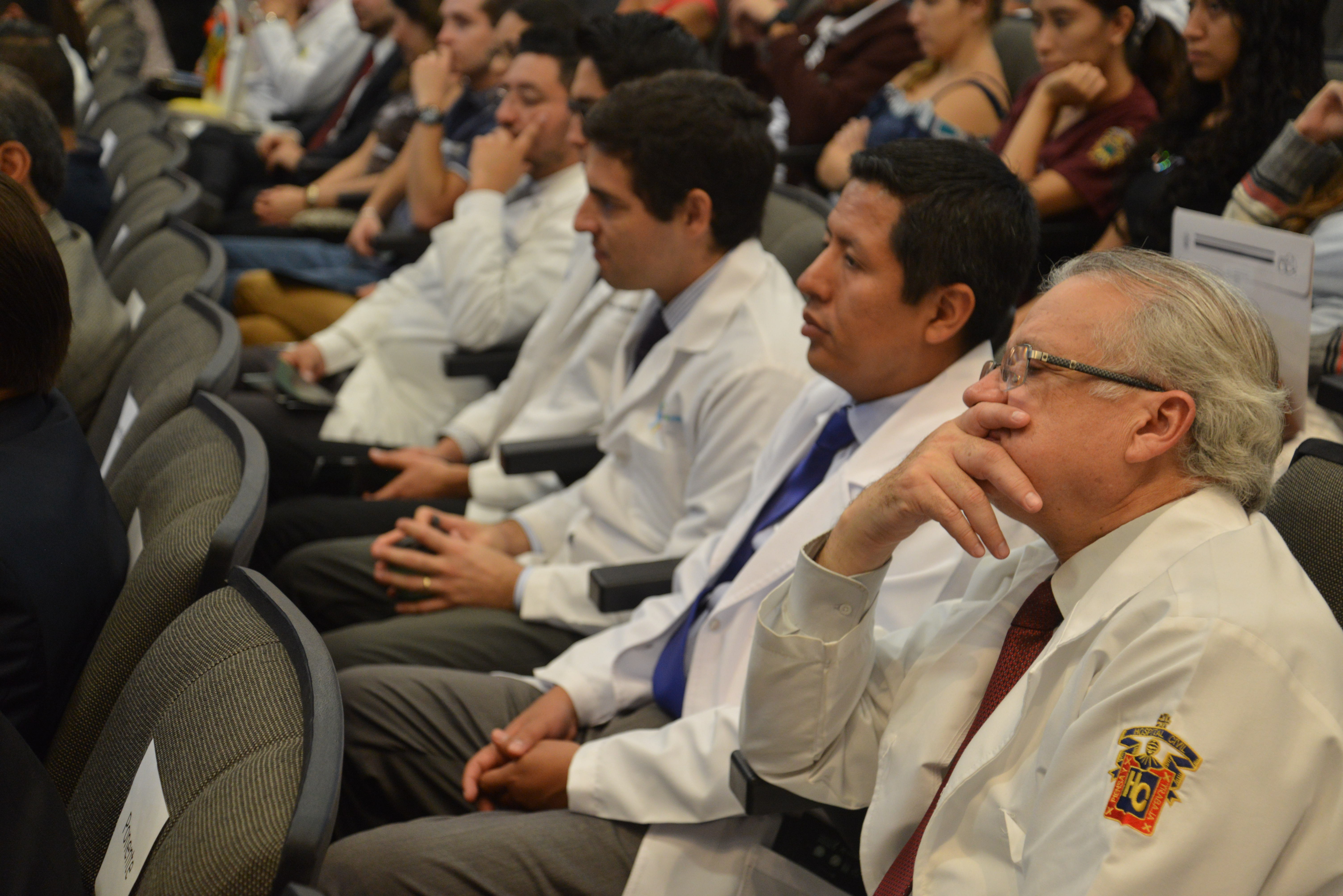 Médicos asistentes al evento