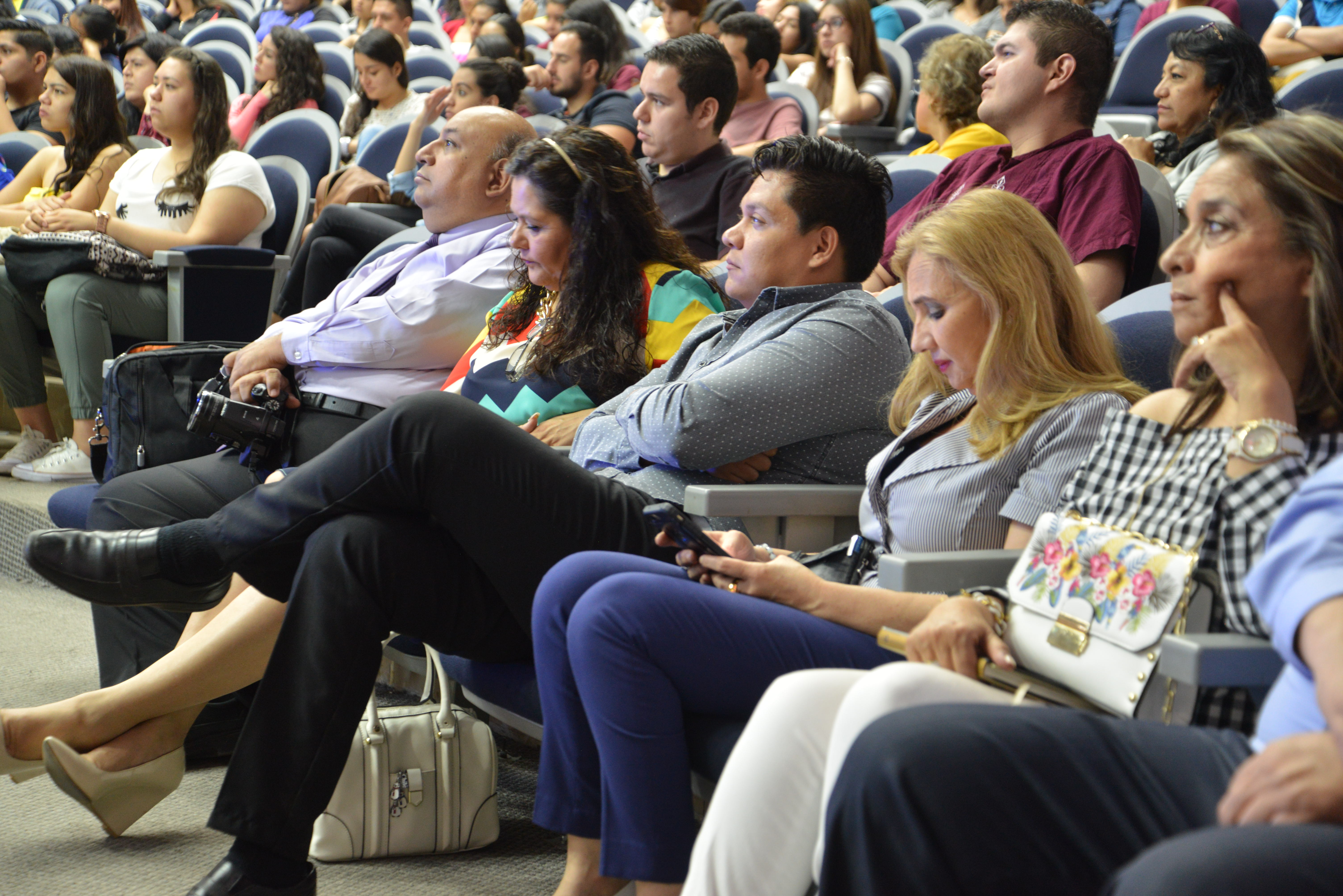 Investigadores y profesores entre los asistentes