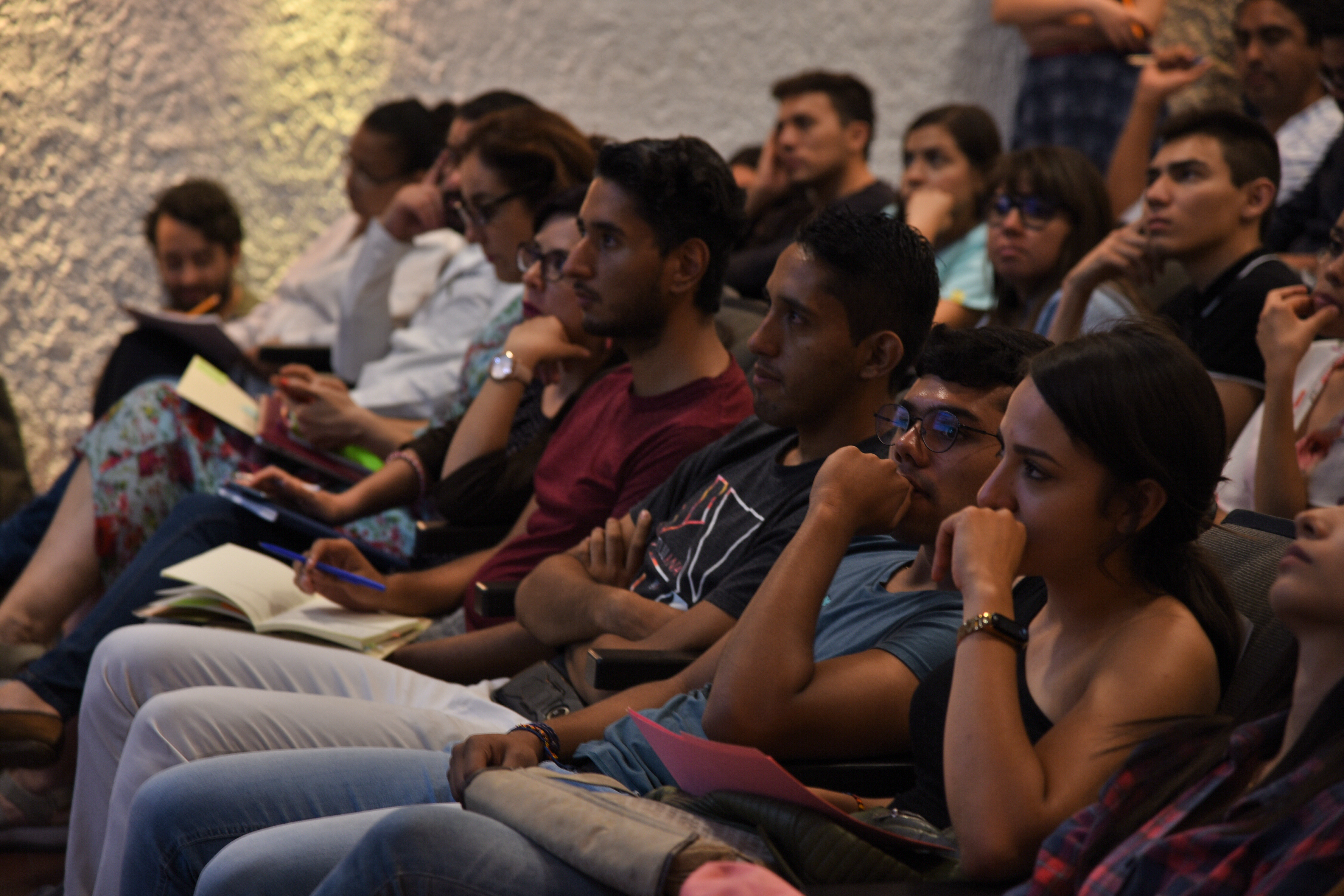 Asistentes al taller toma cerrada