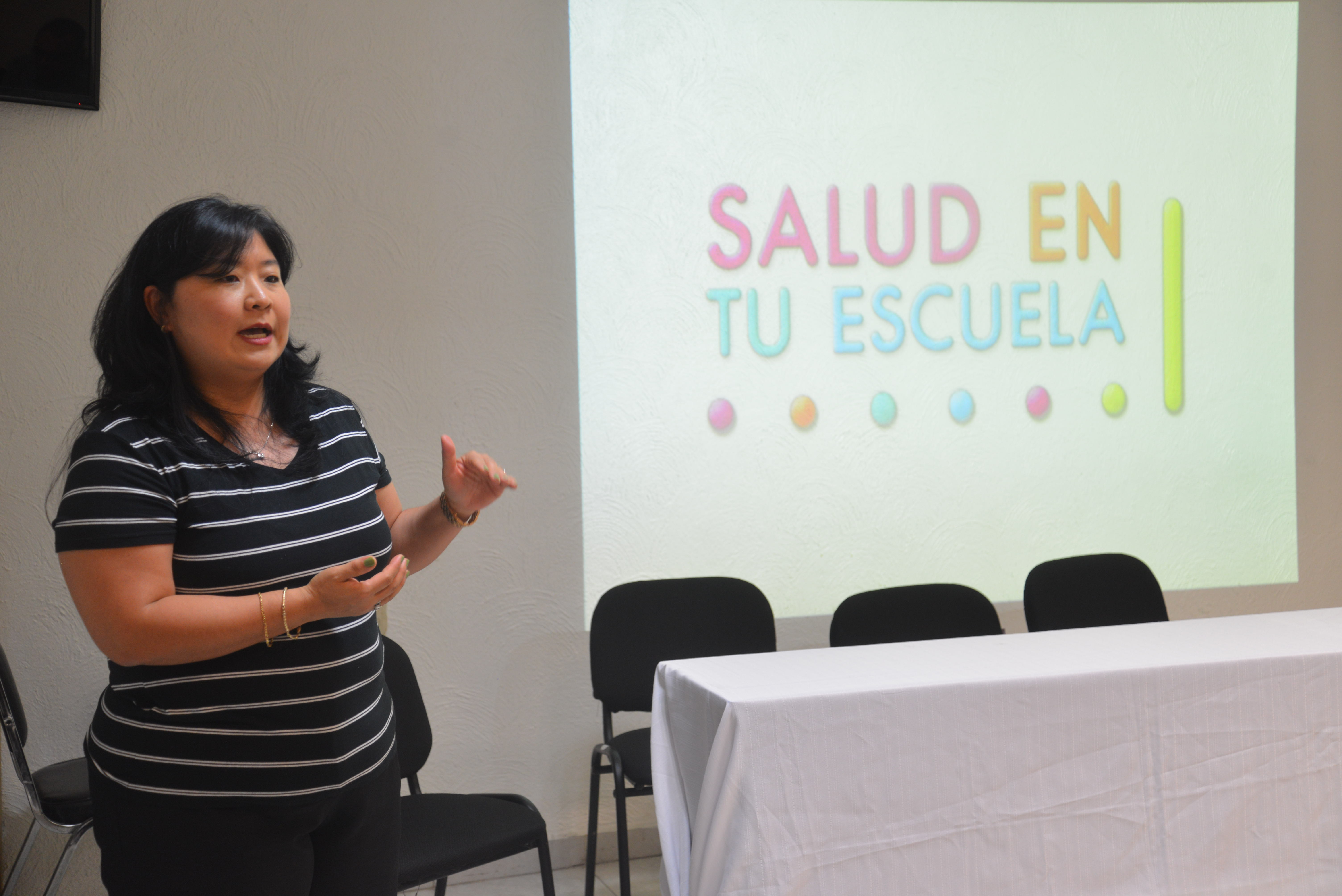 Lic. Patricia Yokogawa pronunciando su mensaje