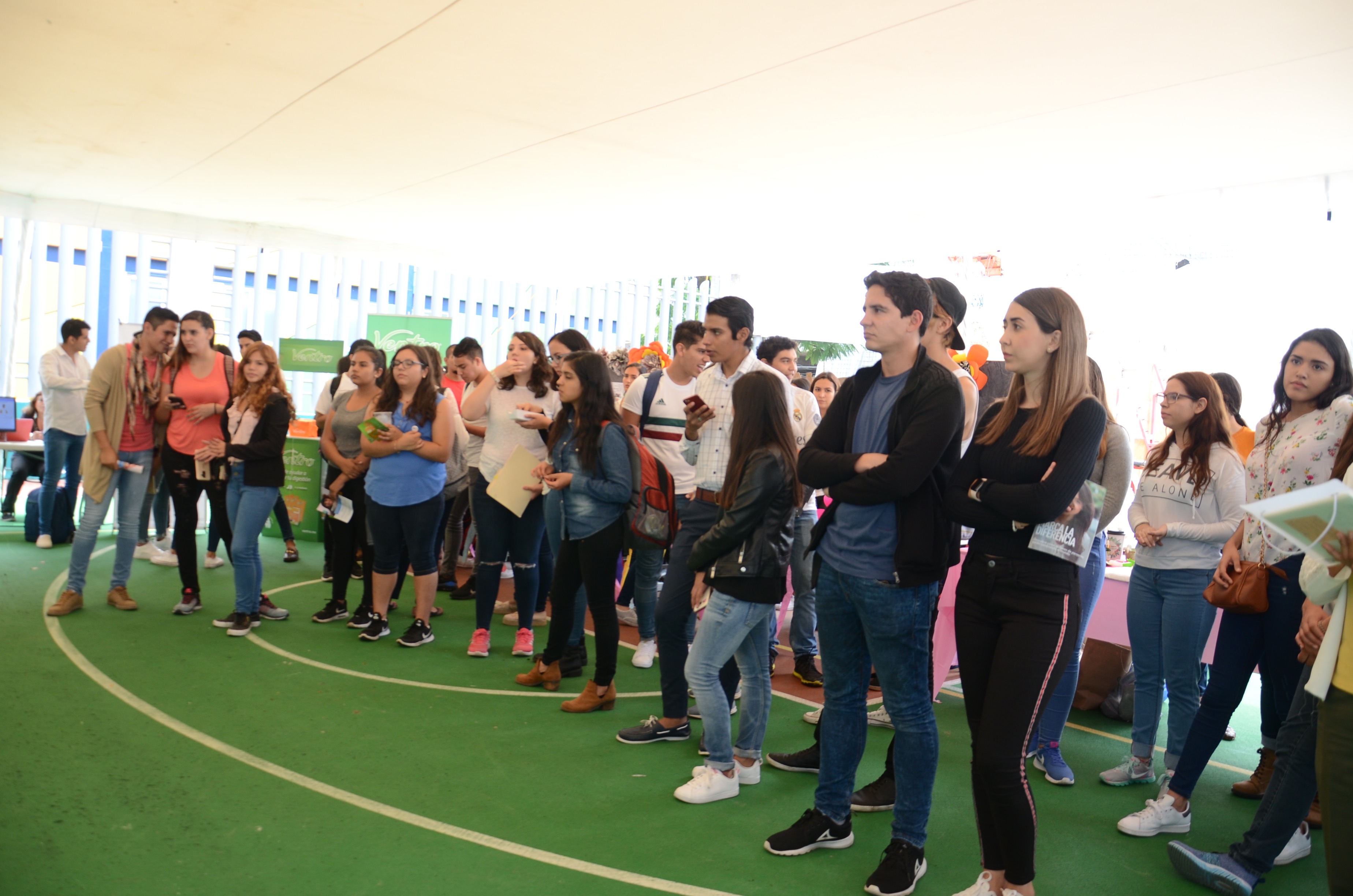 Participantes en la exposición