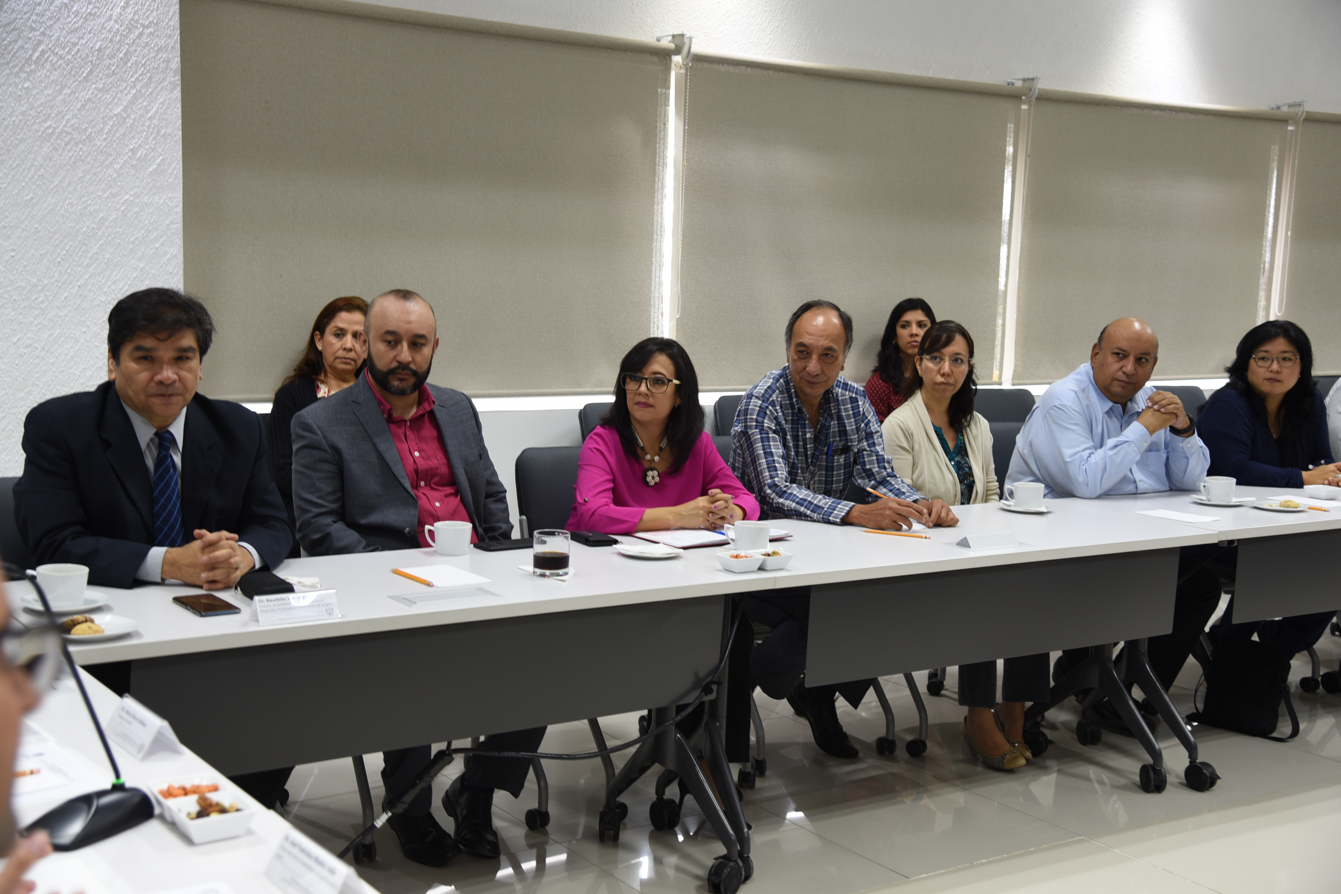 Funcionarios del CUCS en reunión de seguimiento