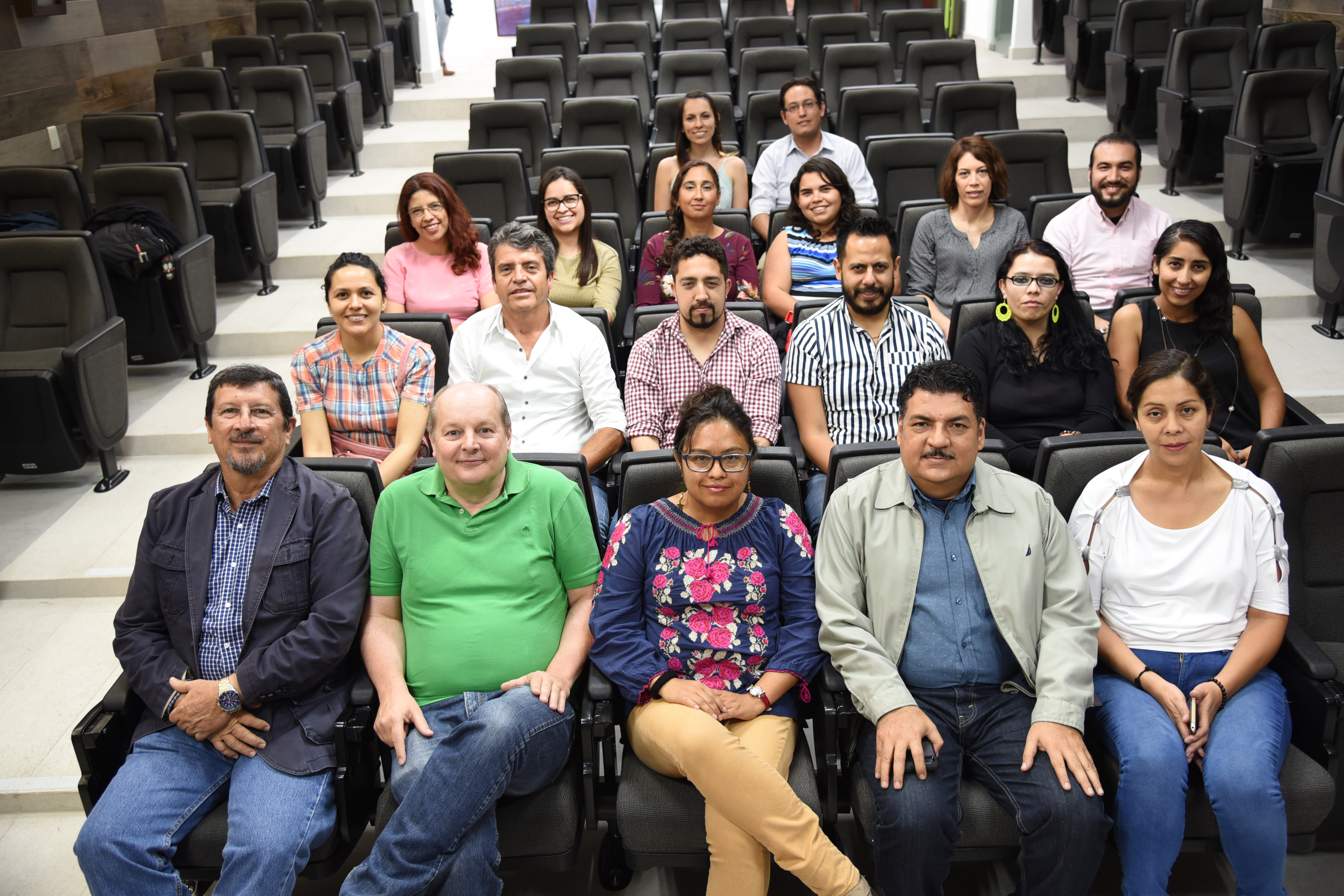 Foto grupal de doctorantes