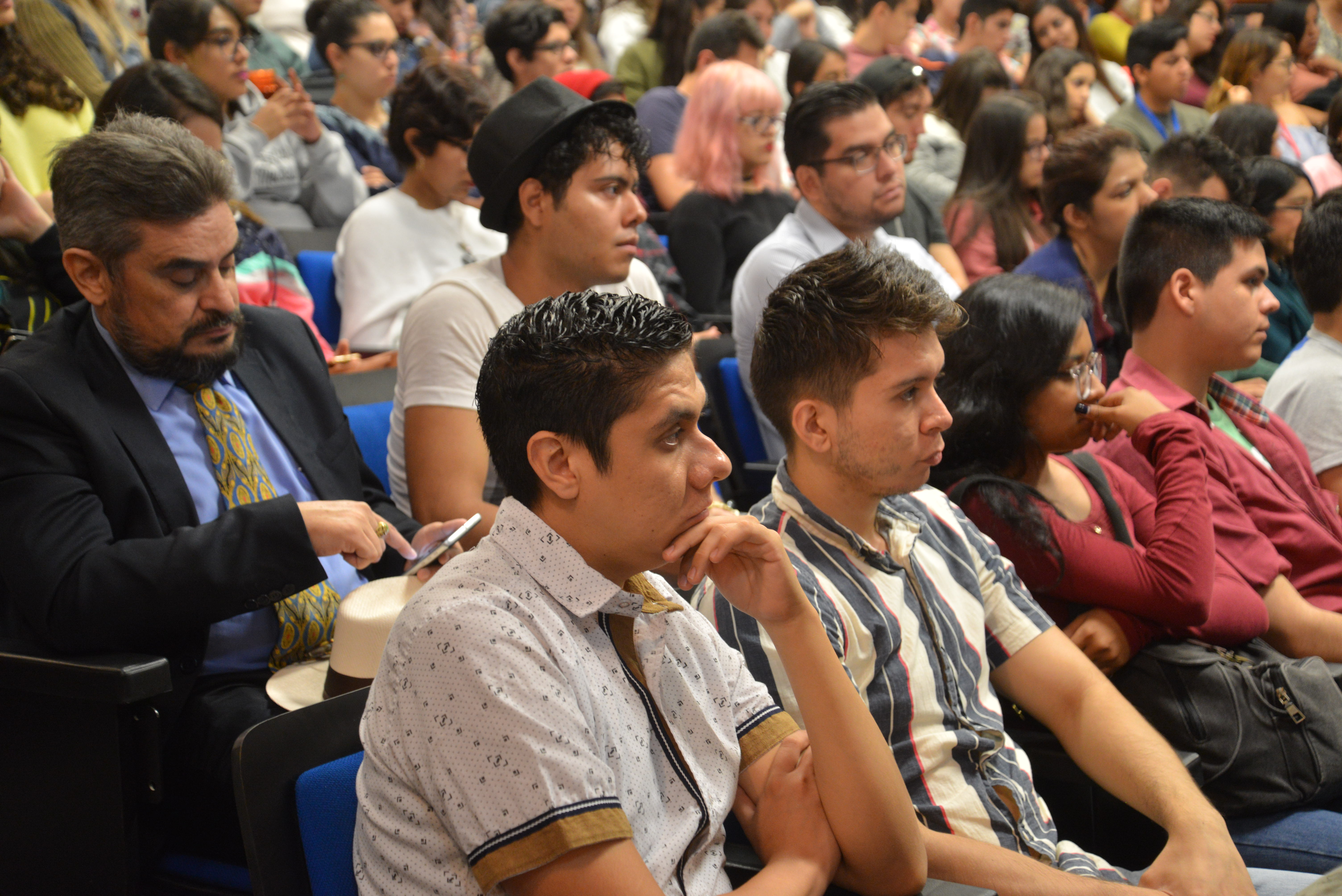 Asistentes al Conversatorio