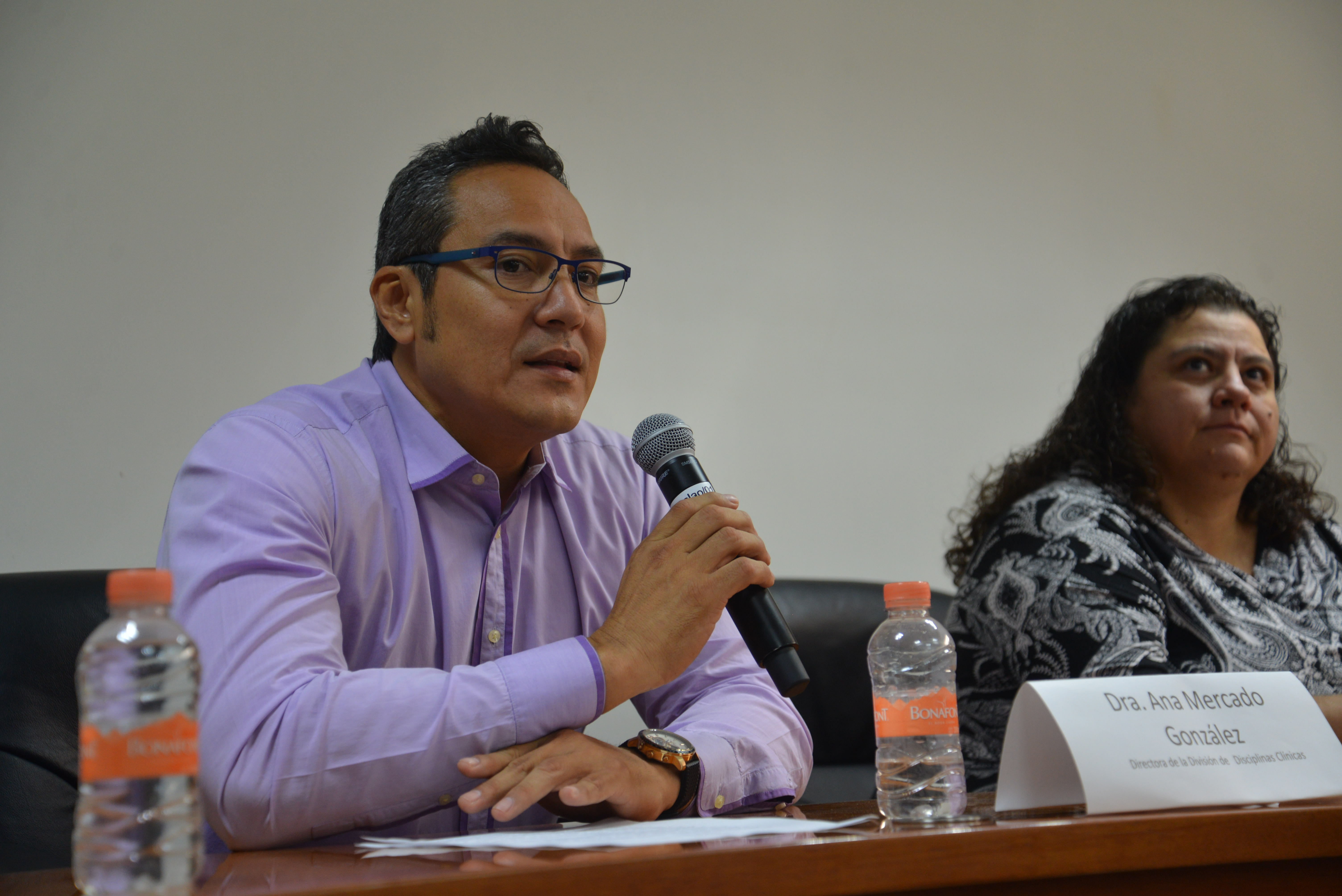 Mtro Arturo González declarando inaugurado el evento