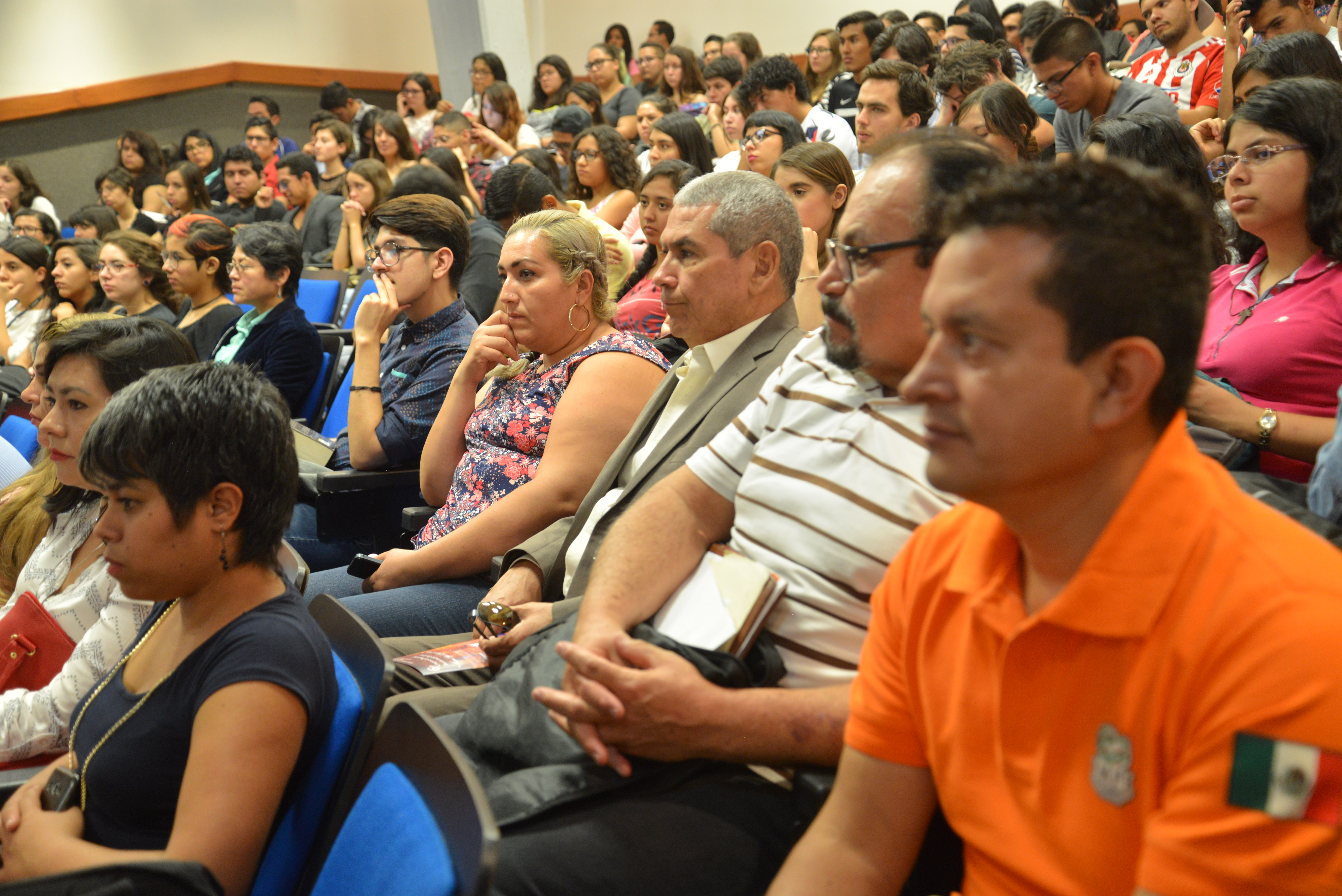 Alumnos asistentes al Congreso 1