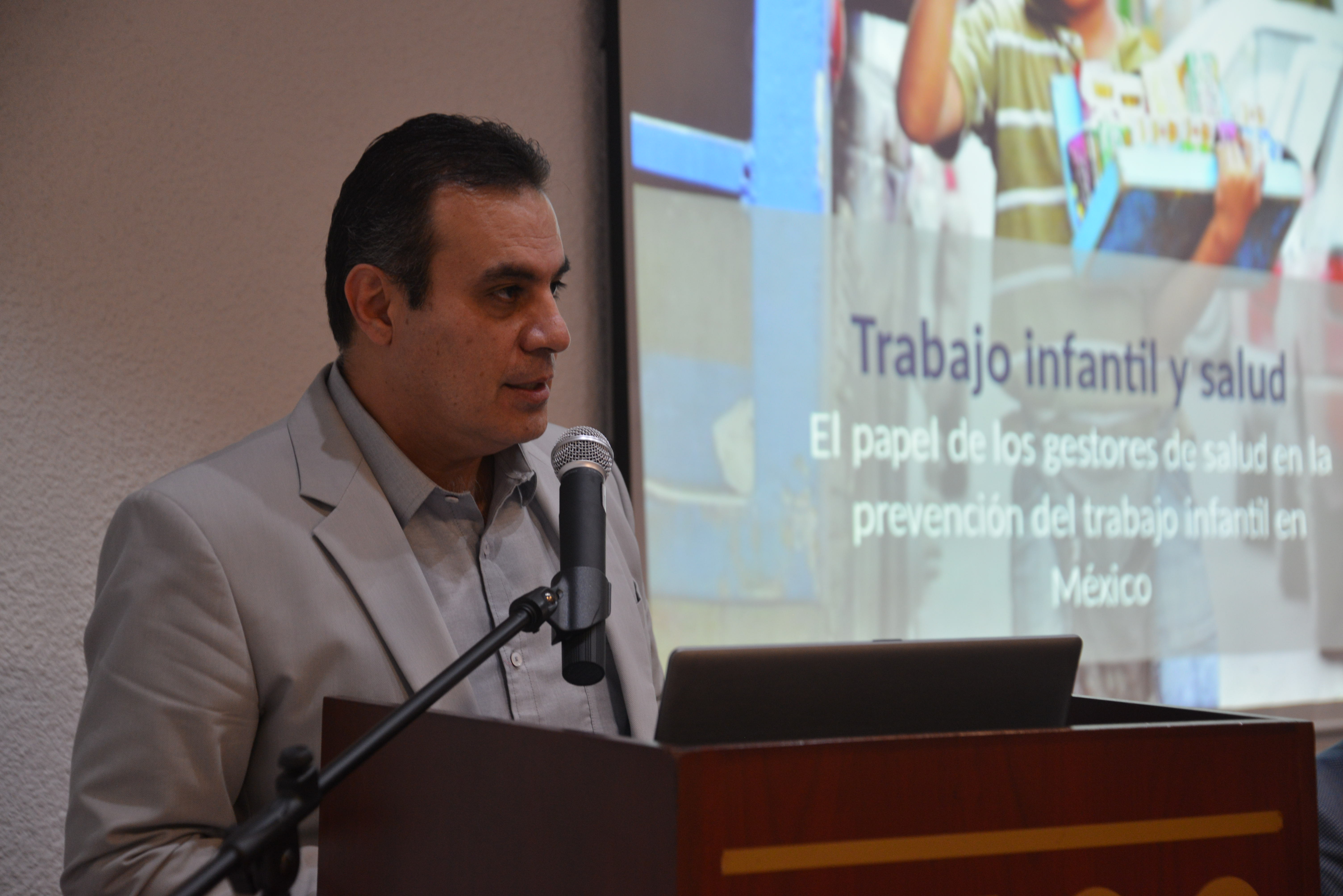 Dr. Igor Ramos Herrera inaugurando el evento