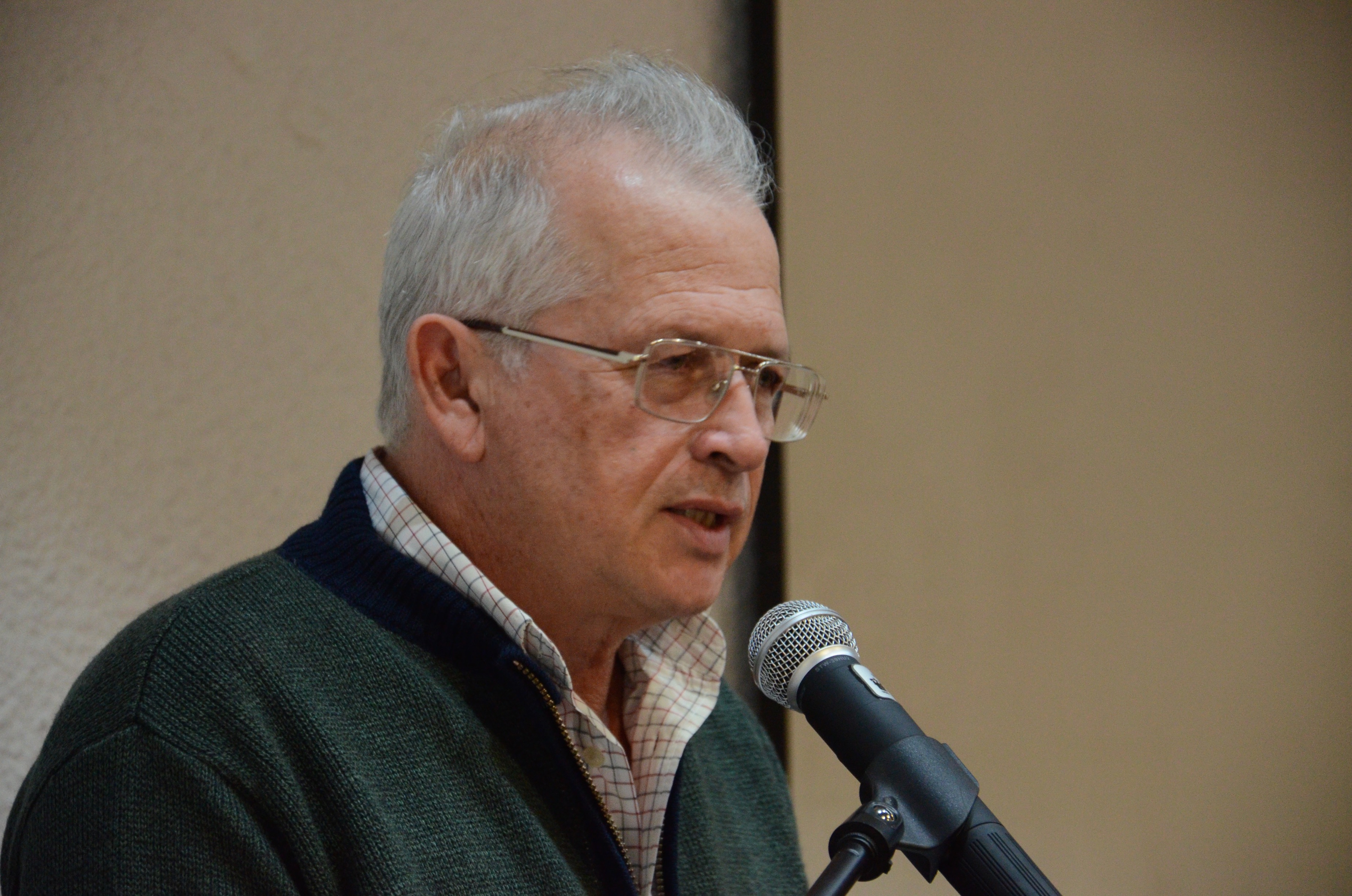 Dr. Alfredo Celis dicta discurso de despedida a nombre del Rector del CUCS