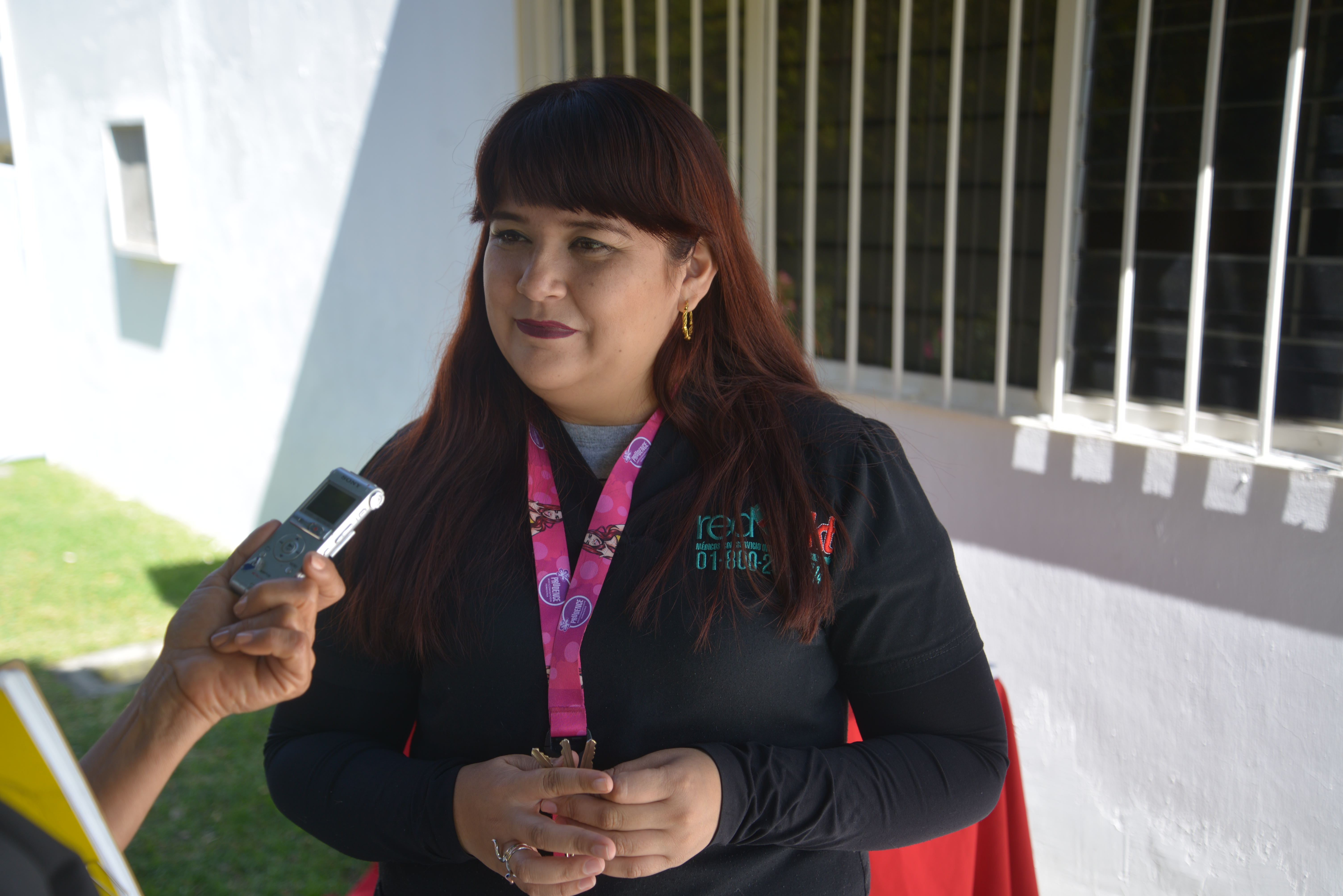 Consultora de anticoncepción de DKT en entrevista