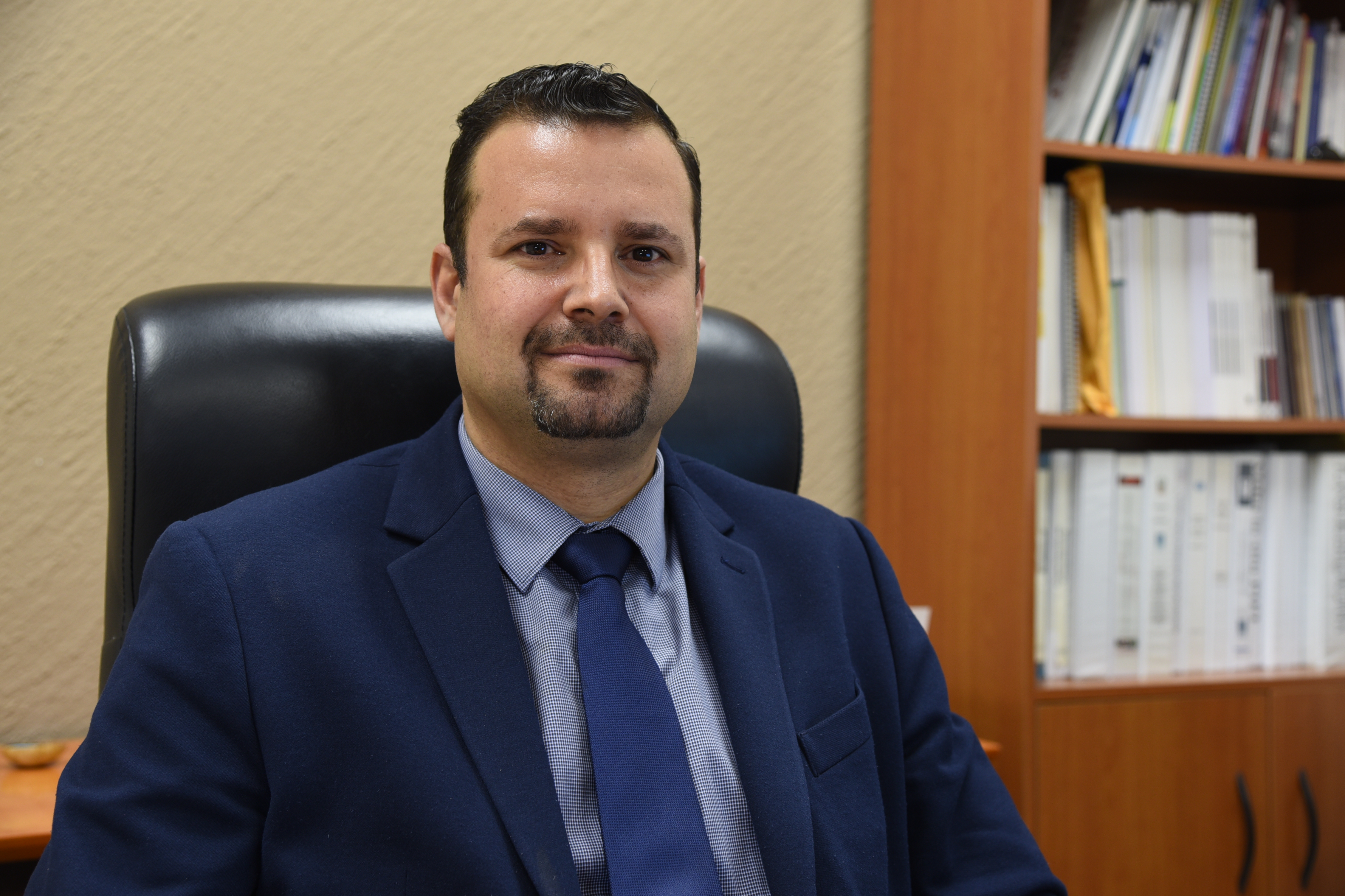 Dr. Rubén Alberto Bayardo González, secretario Académico del CUCS