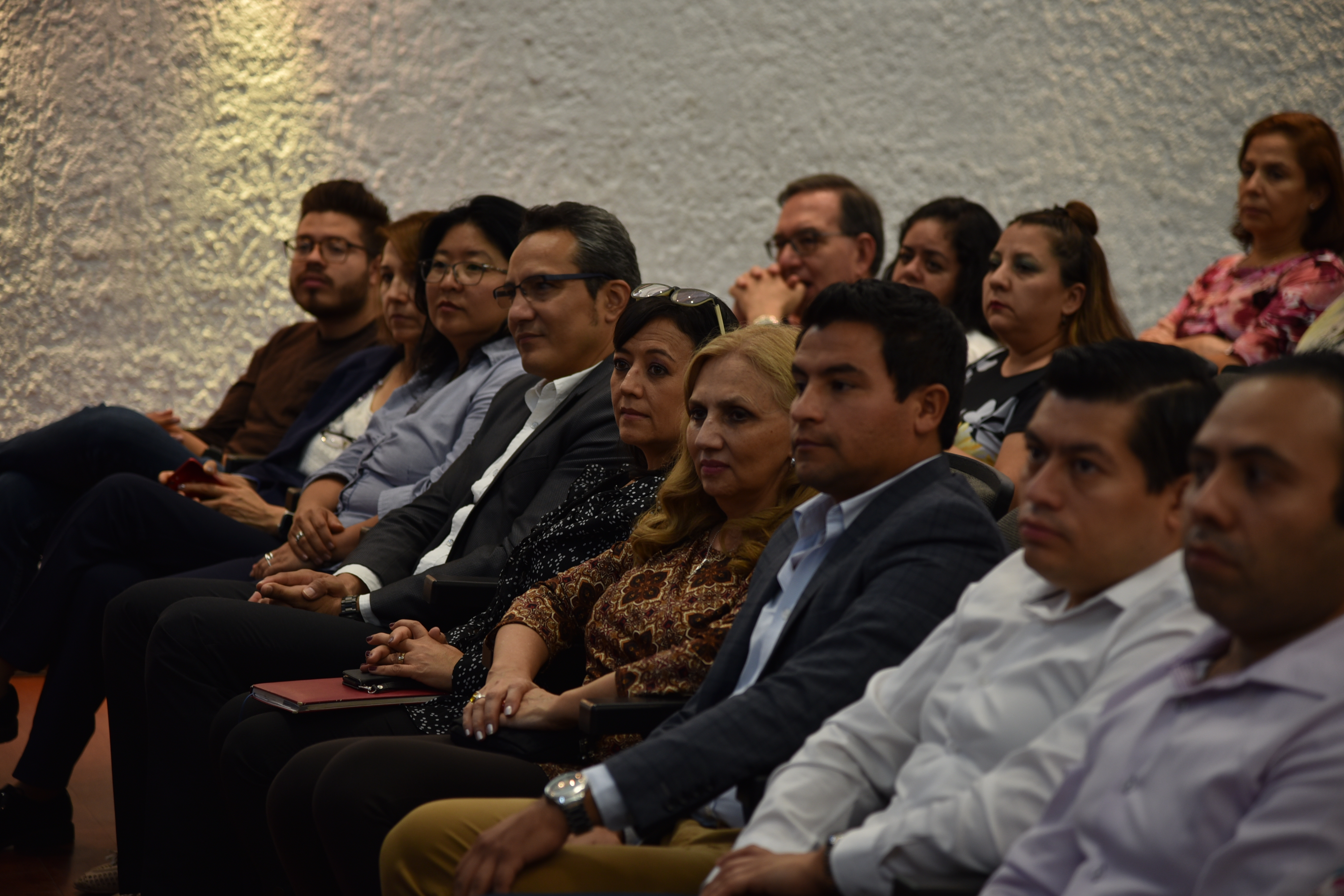 Académicos del CUCS asistentes al evento