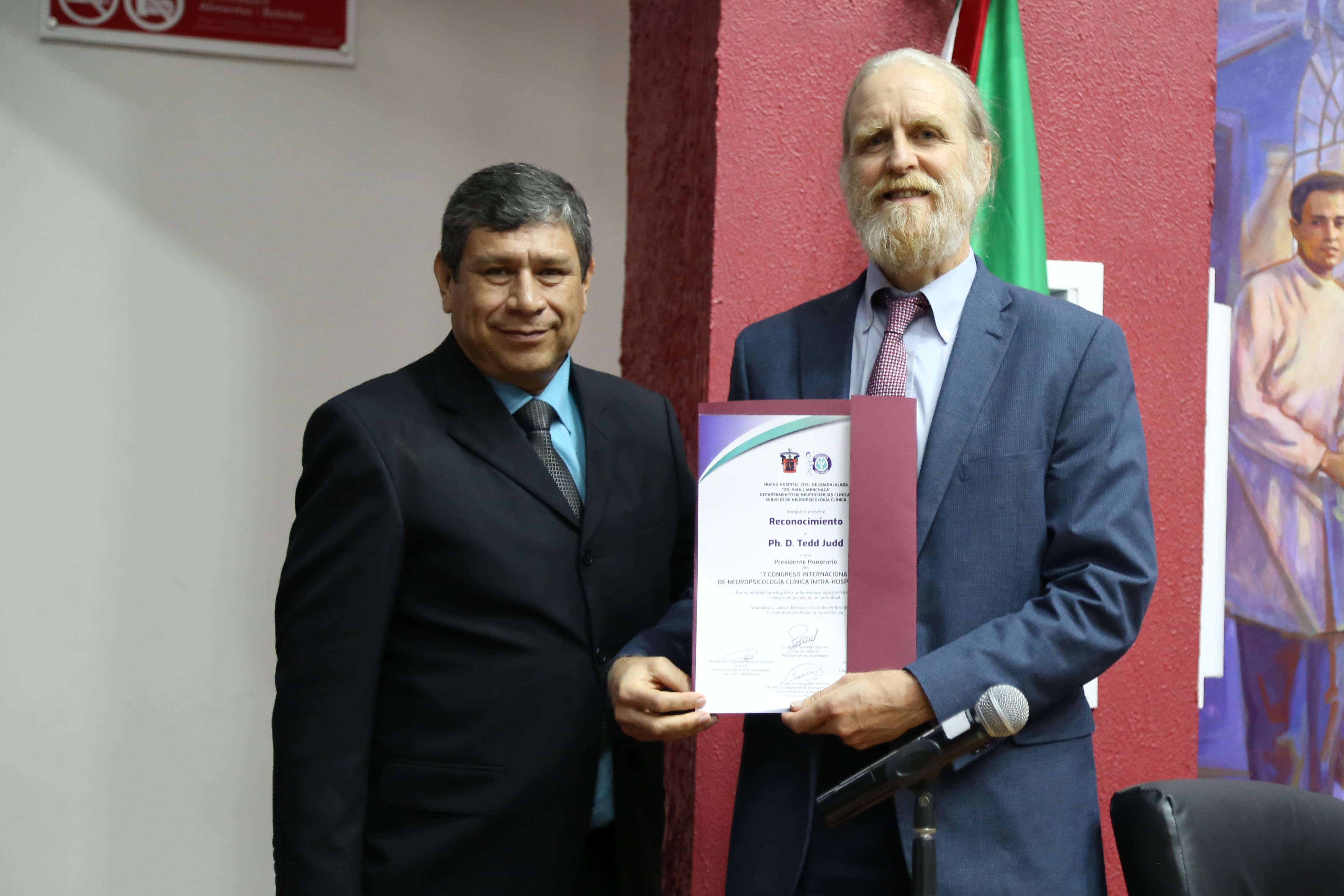 Tedd Judd, PhD exhibe su reconocimiento