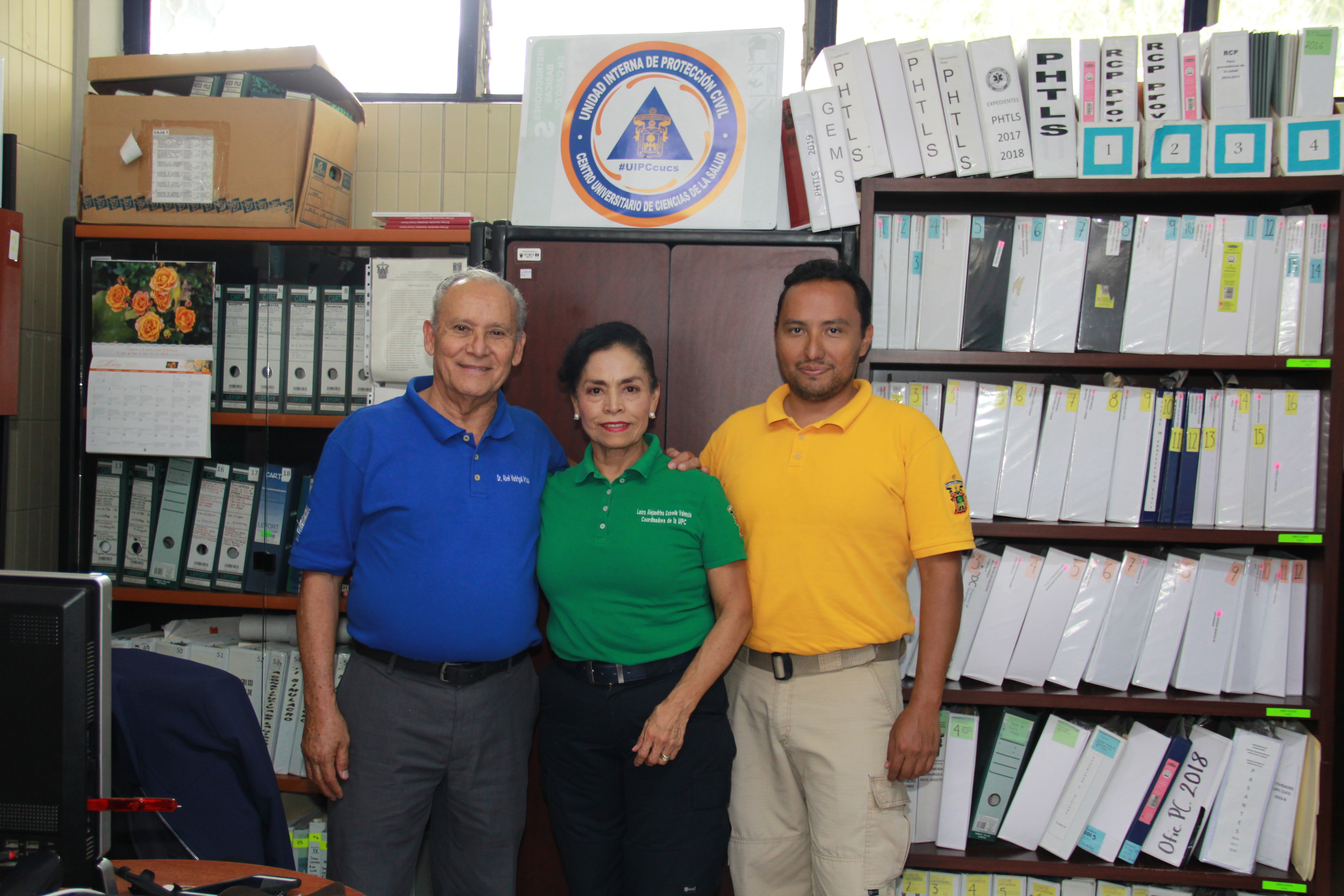 Posan para la foto organizadores del Rally