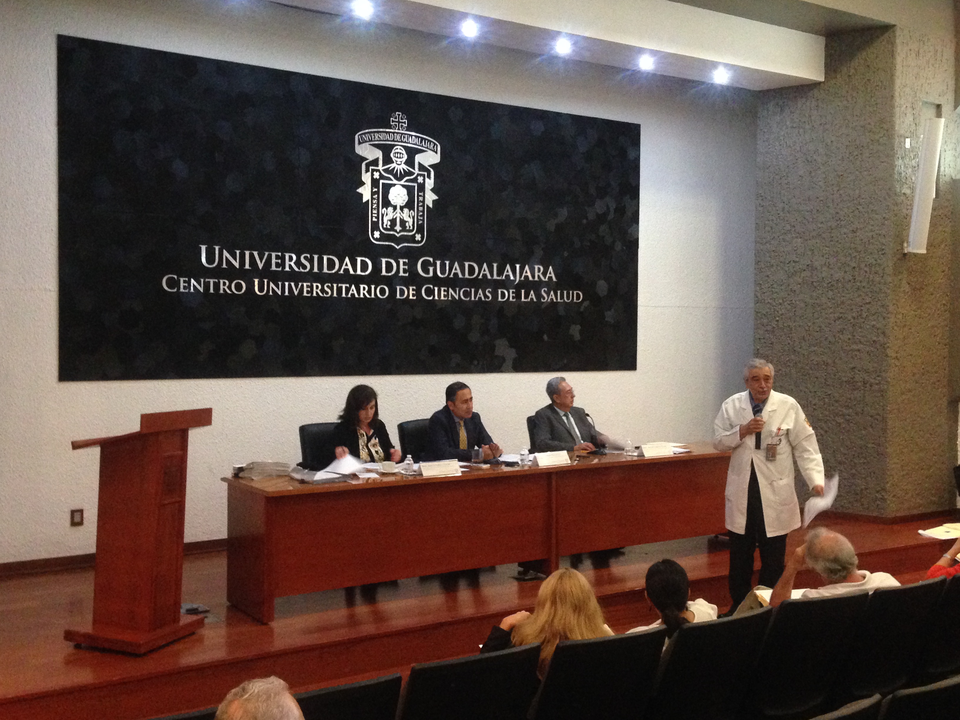 Instalación del Consejo de Centro. Dr. José Parra toma la palabra