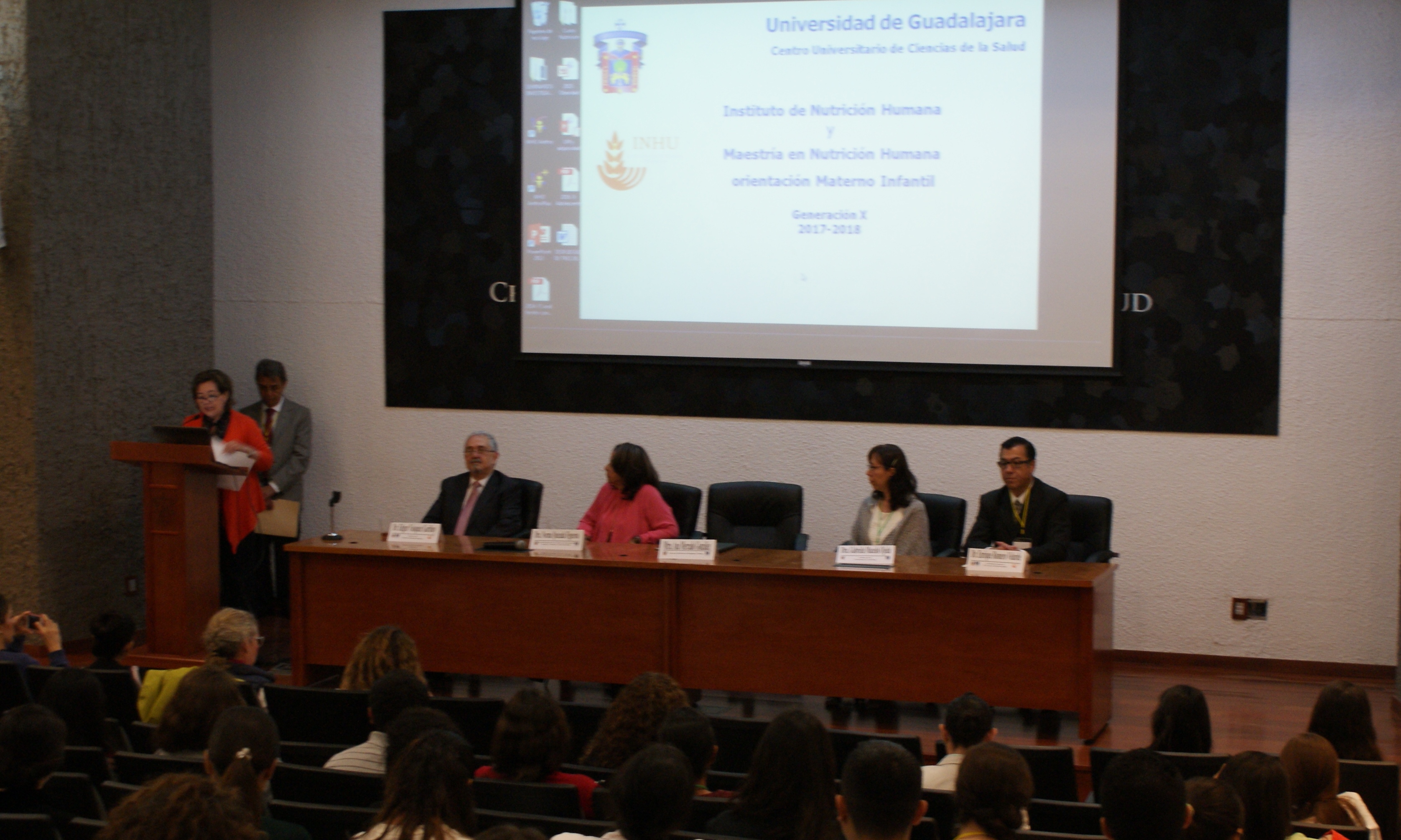 Integrantes de la mesa del presídium XVI Curso Nutrición Infantil